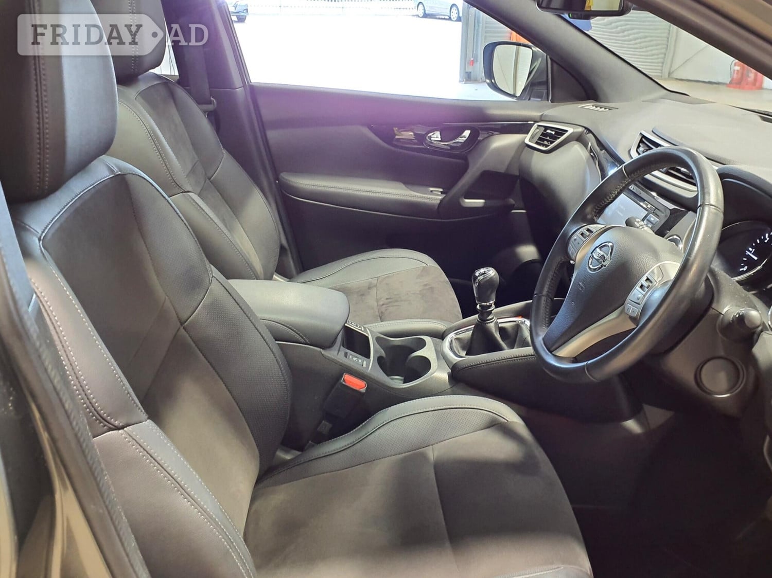 2017 Nissan Qashqai 1.5 dCi N-Vision 2WD Euro 6 (s/s) 5dr - Cars