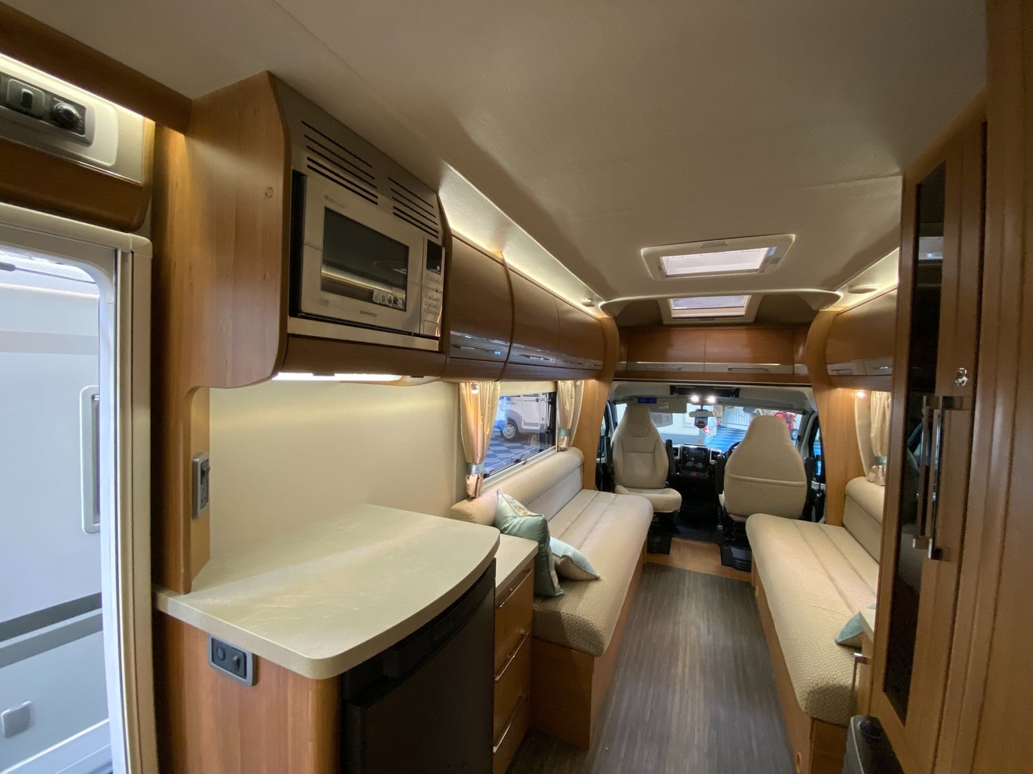 Auto-Trail Navajo 2015 - Motorhomes & Caravans