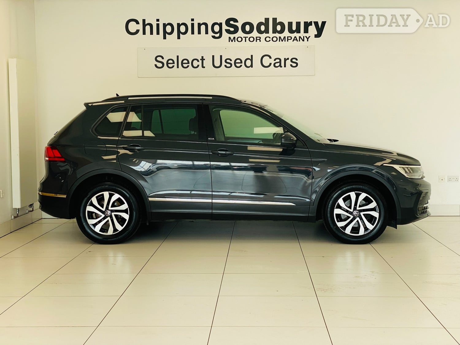 Volkswagen Tiguan 2022 - Cars