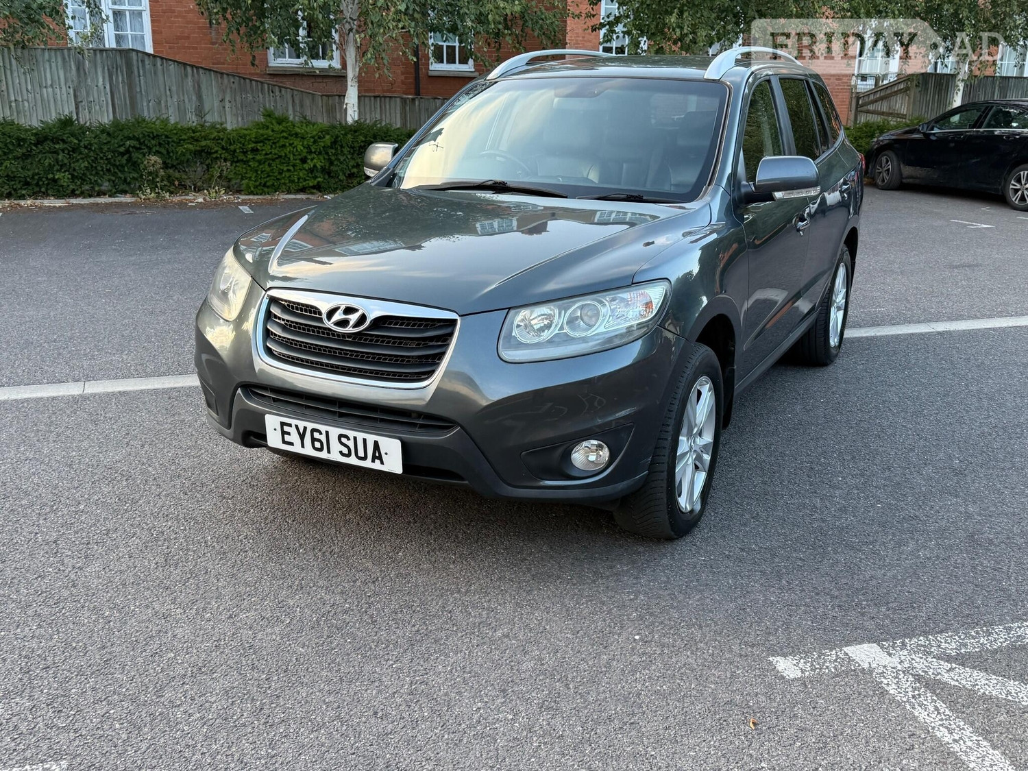 Hyundai Santa Fe 2011 - Cars in Windsor