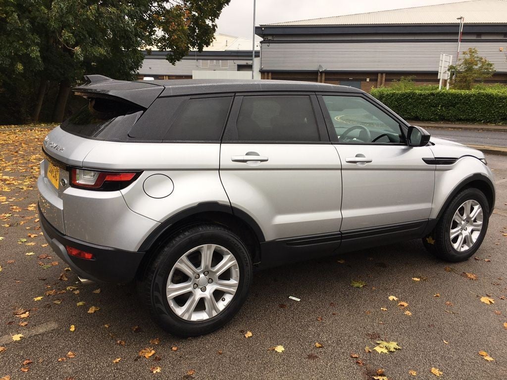 [ berth ]Land Rover Range Rover Evoque