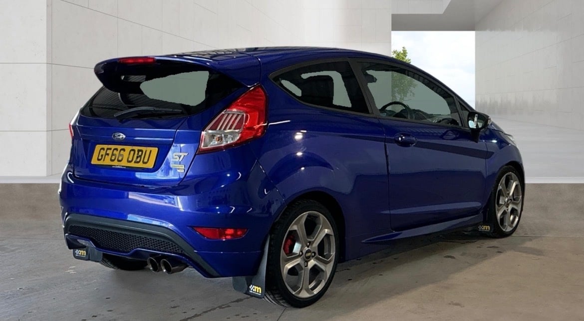 [ berth ]Ford Fiesta