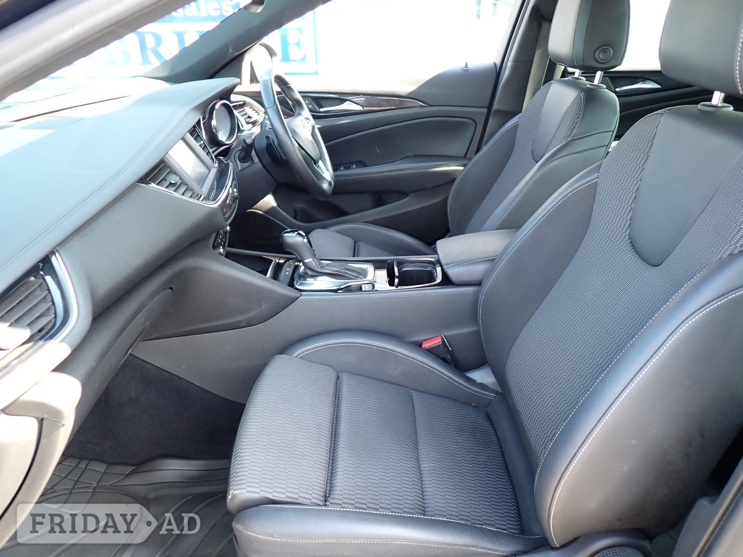[ berth ]Vauxhall Insignia