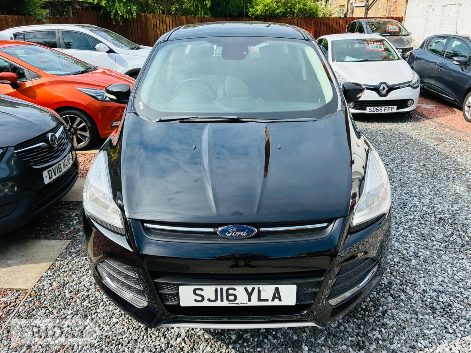 [ berth ]Ford Kuga