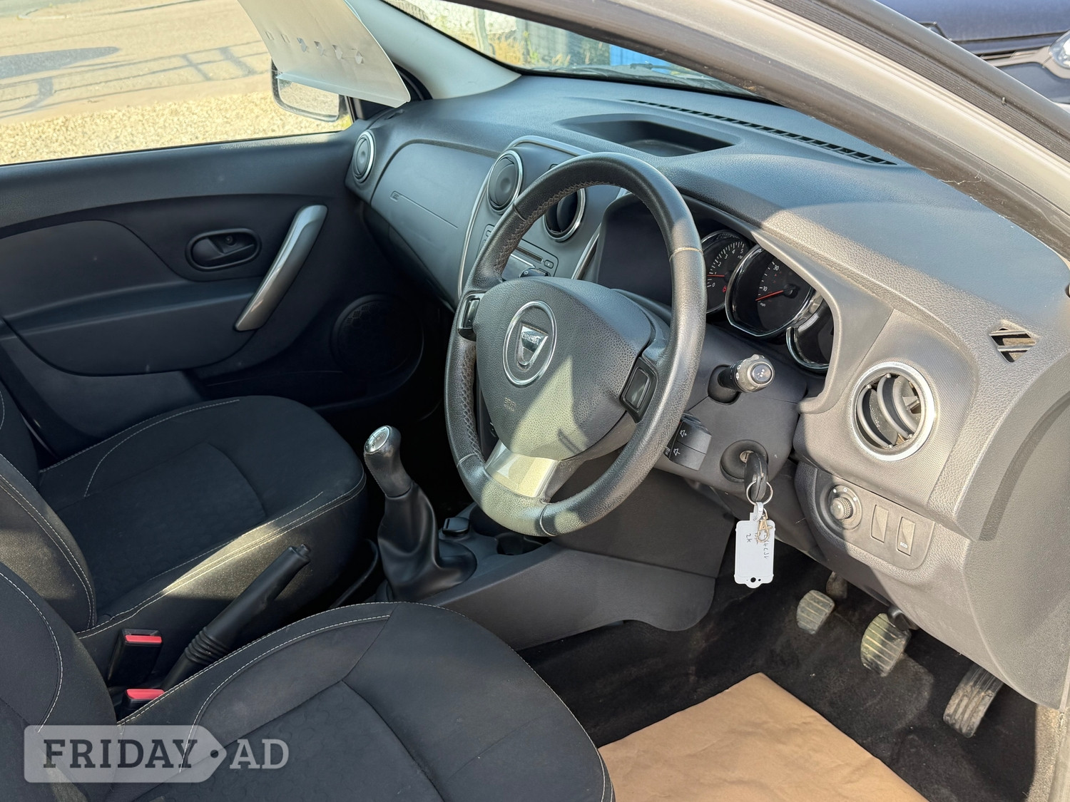 [ berth ]Dacia Sandero