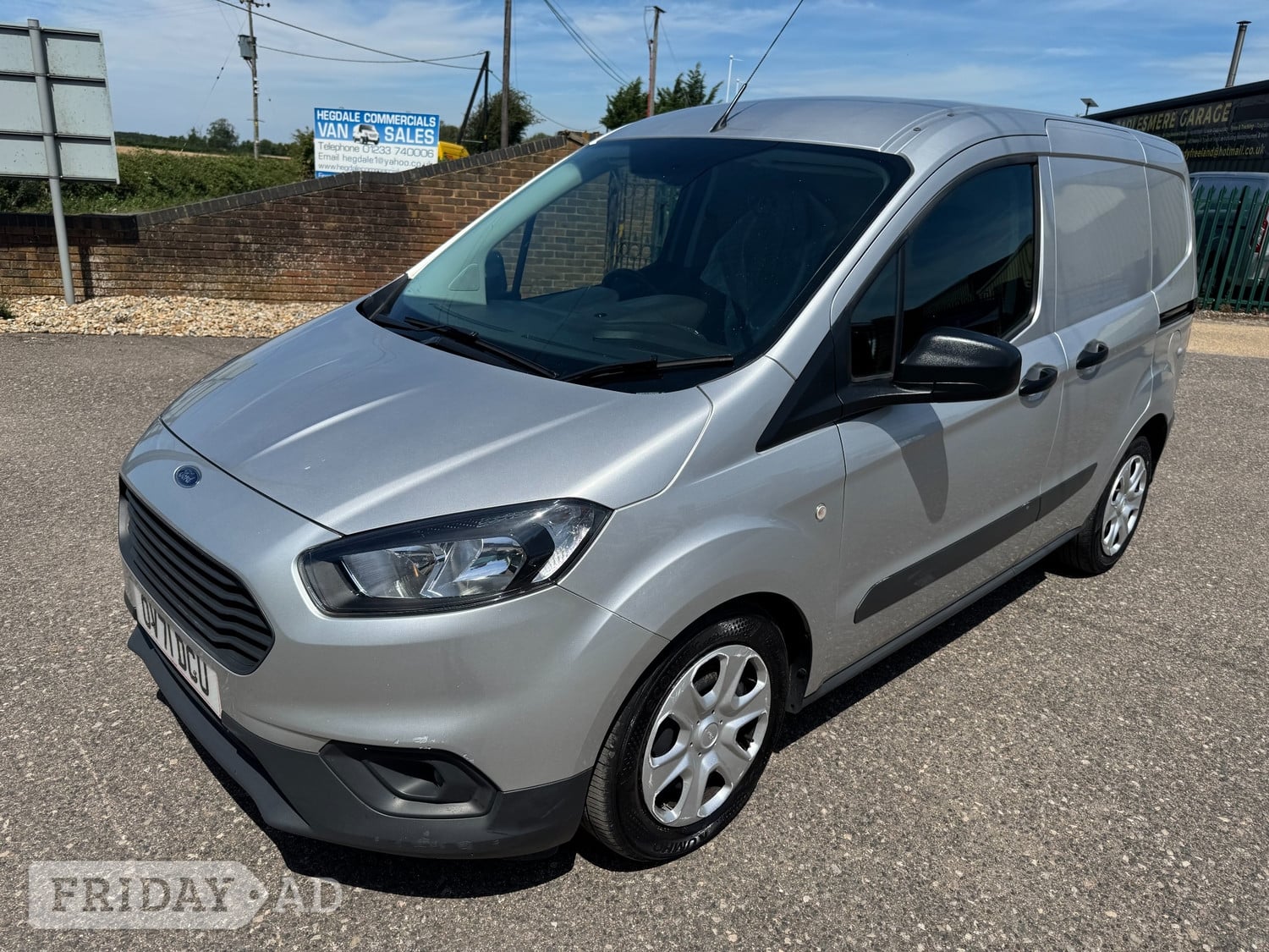 [ berth ]Ford Transit Courier