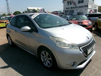 Peugeot 208 2012
