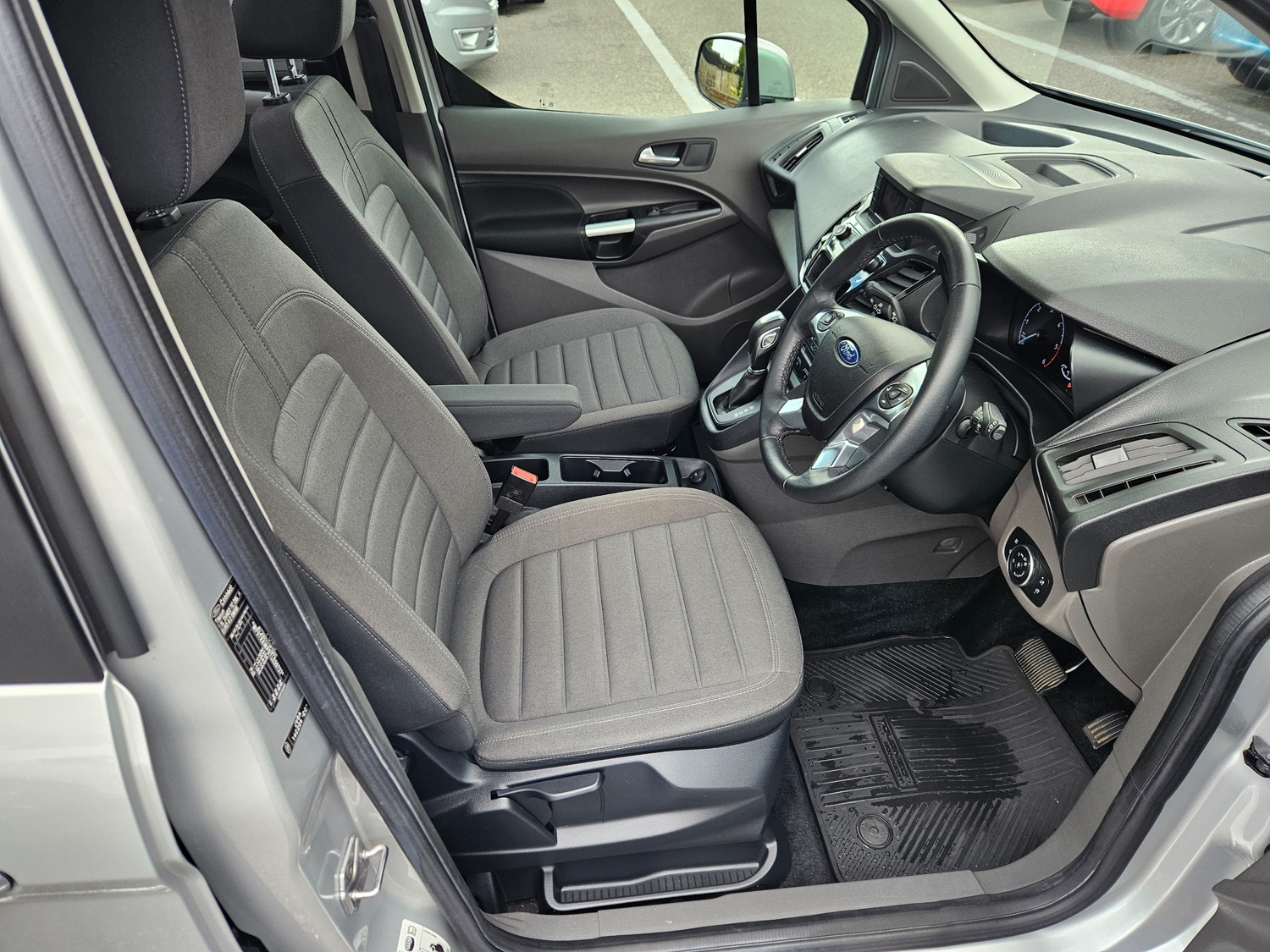 Ford Tourneo Connect 2020 - Cars