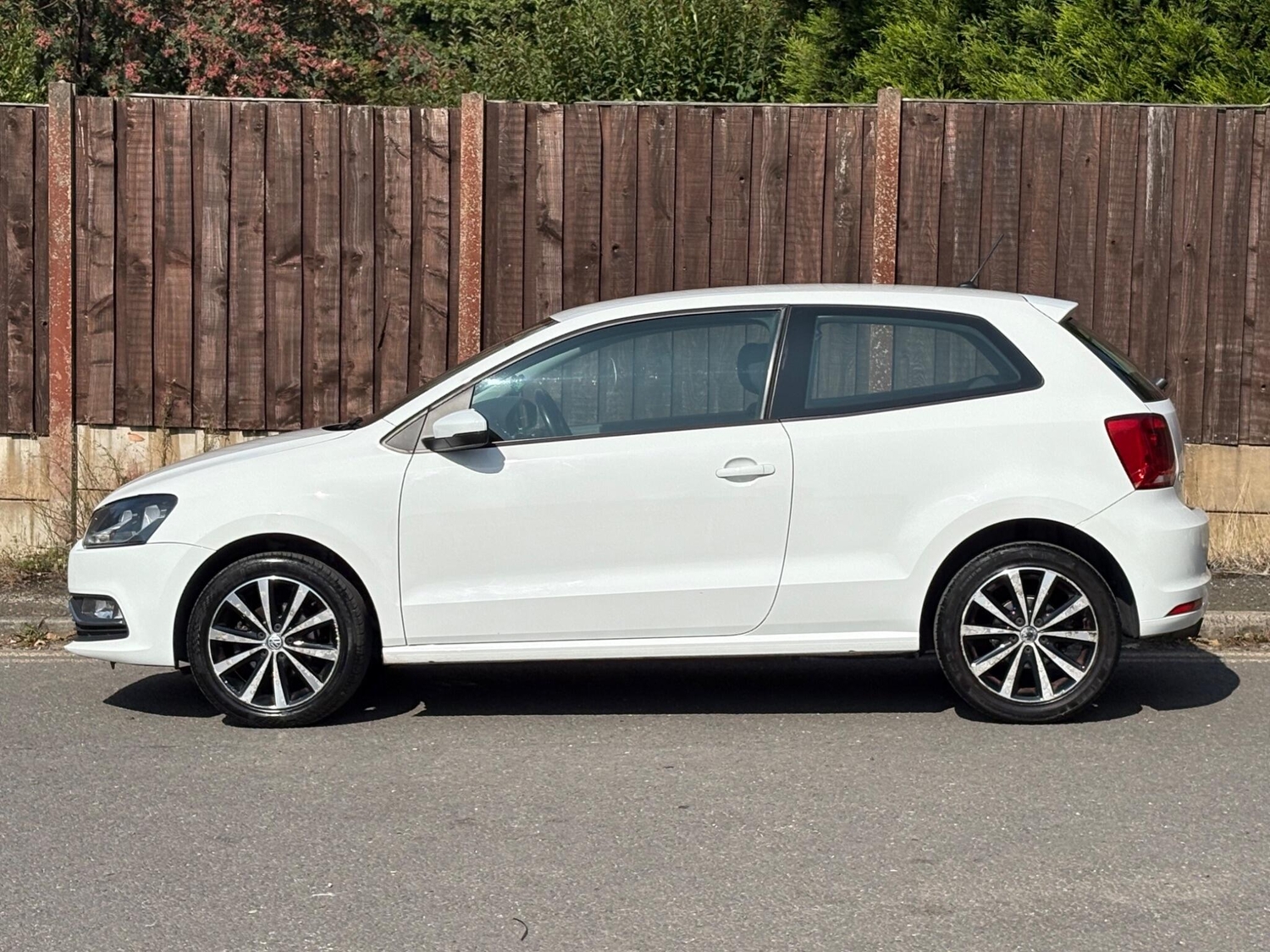 Volkswagen Polo 2014 - Cars