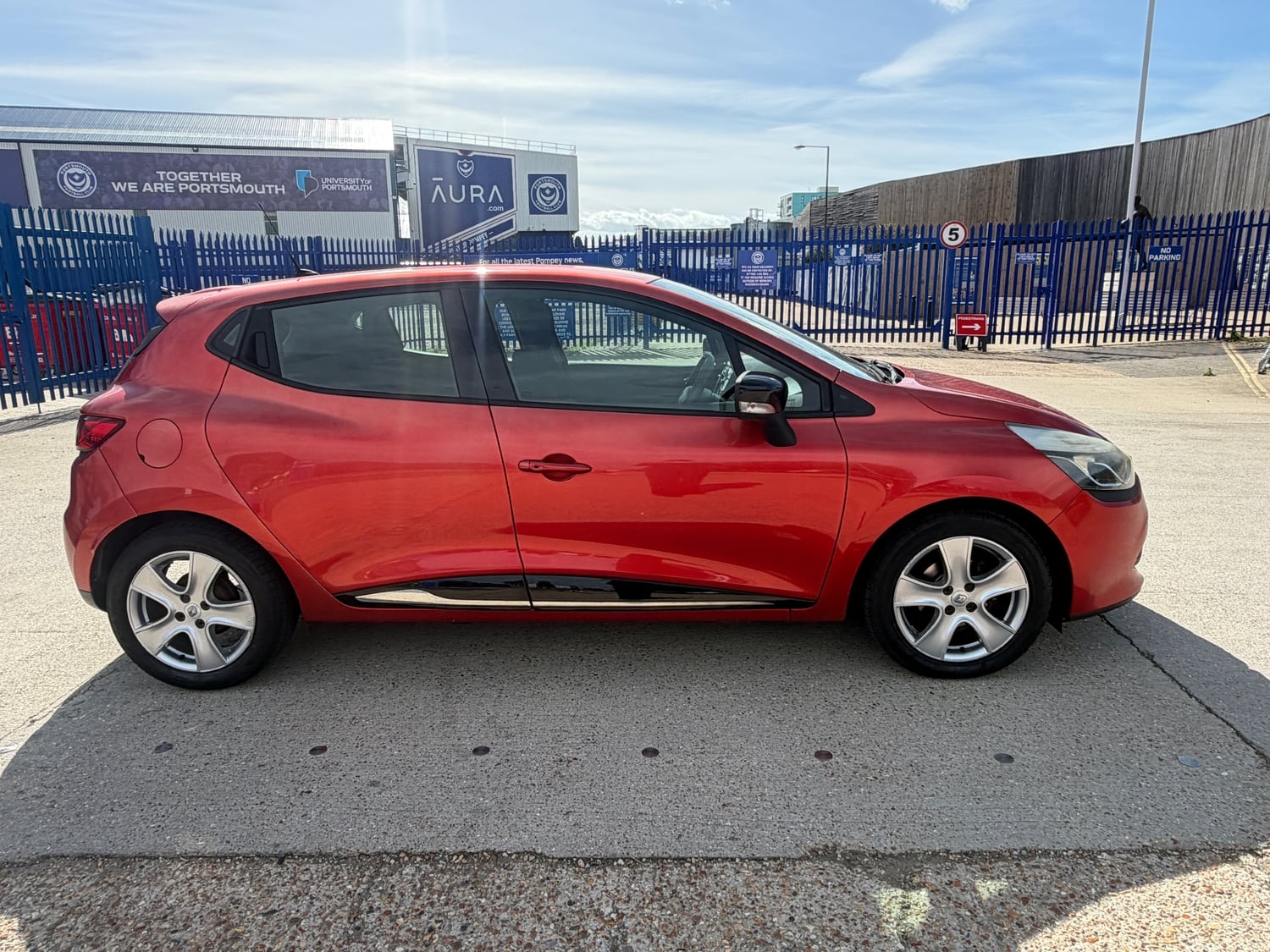 [ berth ]Renault Clio