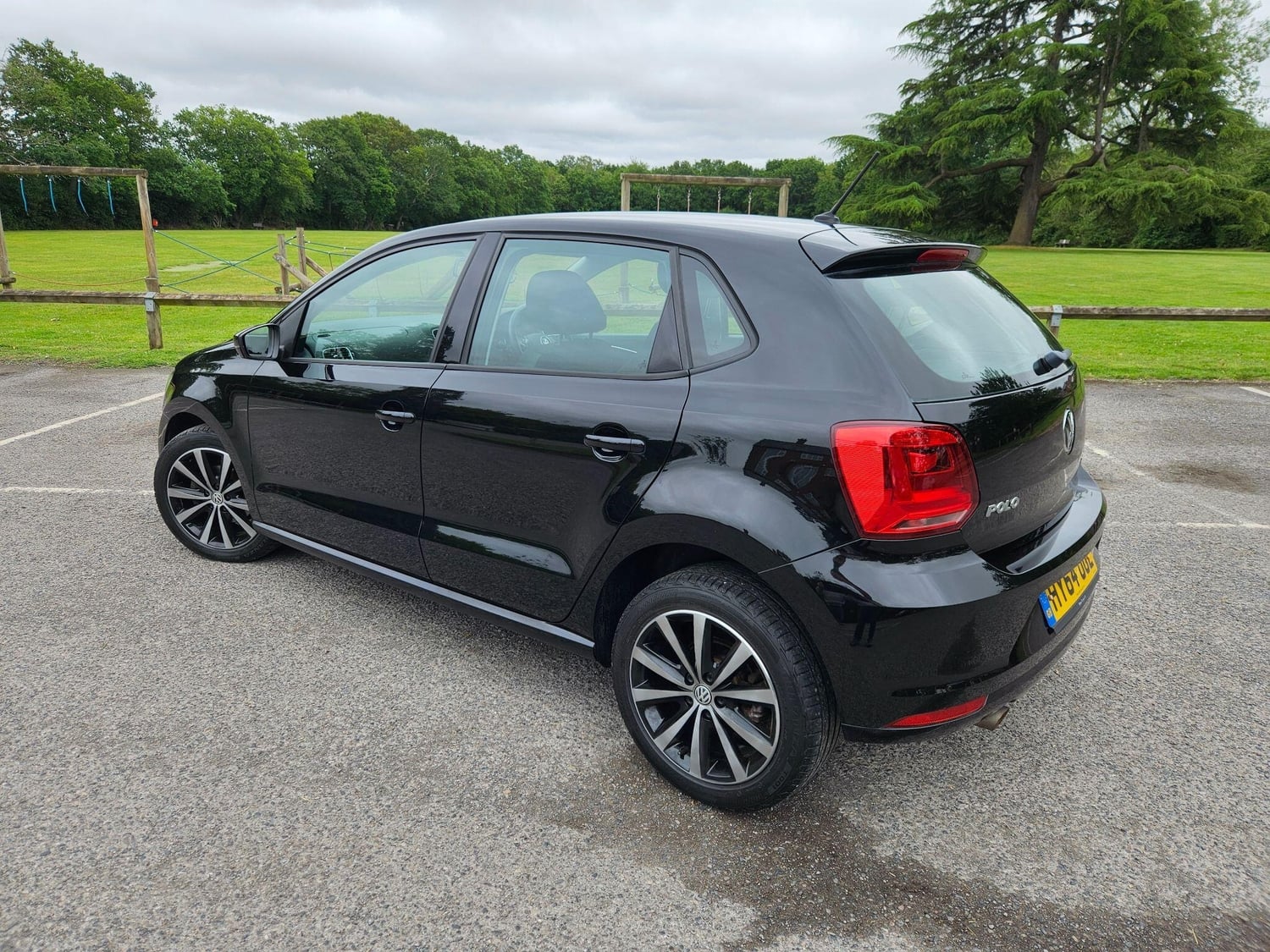 Volkswagen Polo 2014 - Cars in Chertsey