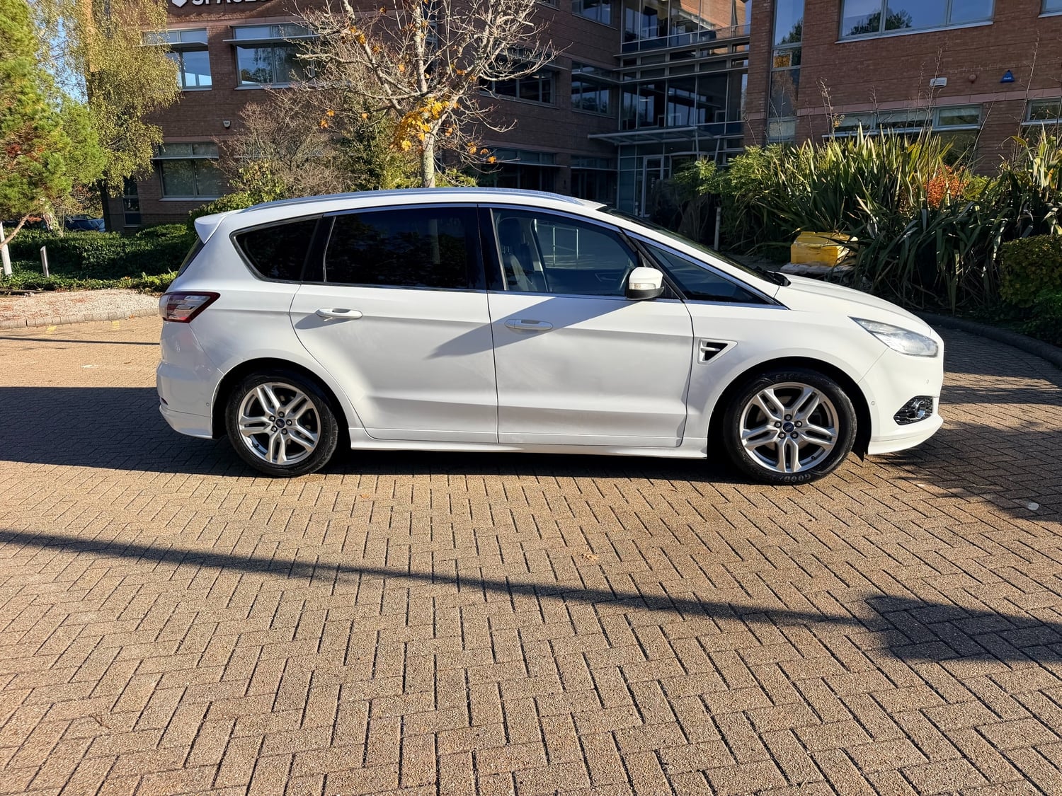 Ford S-Max 2017 - Cars