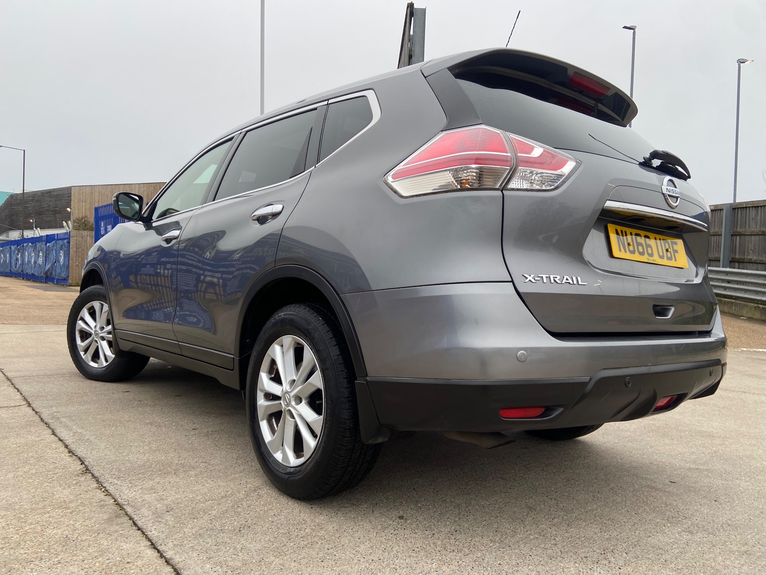 [ berth ]Nissan X-Trail