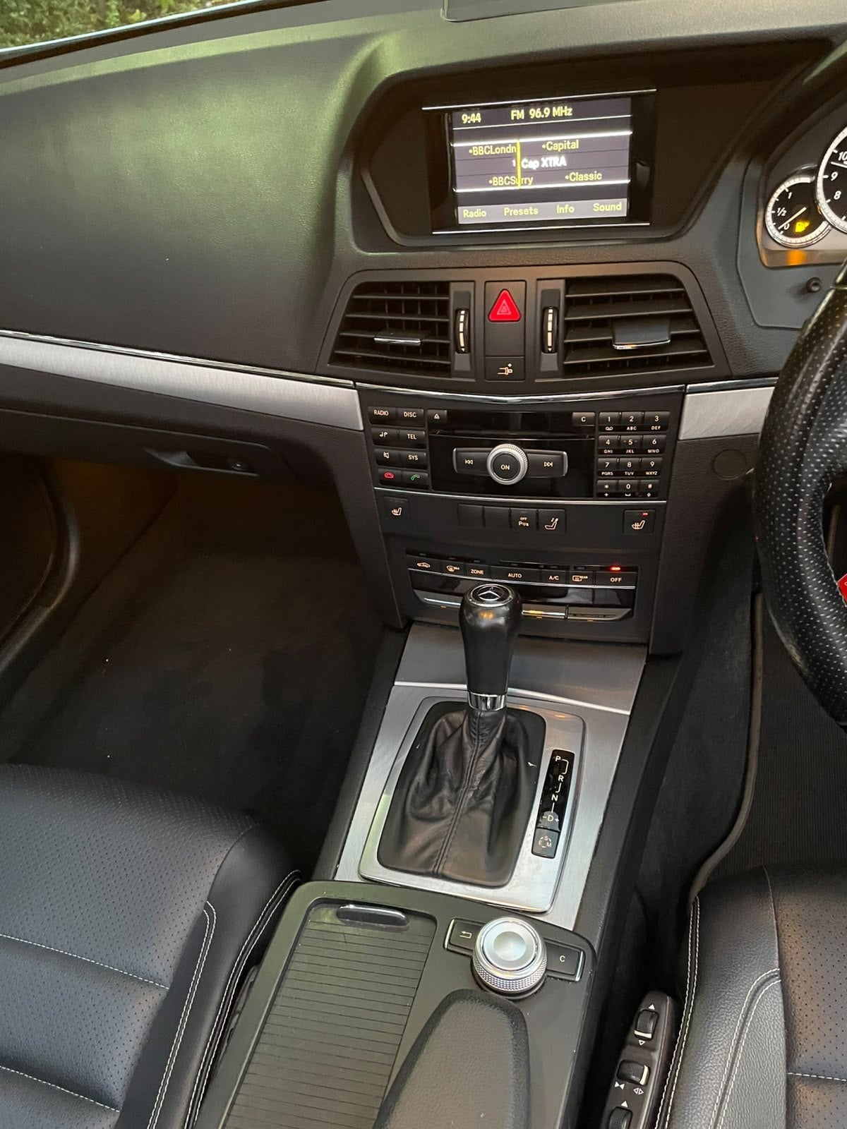 Mercedes-Benz E Class 2010 - Cars