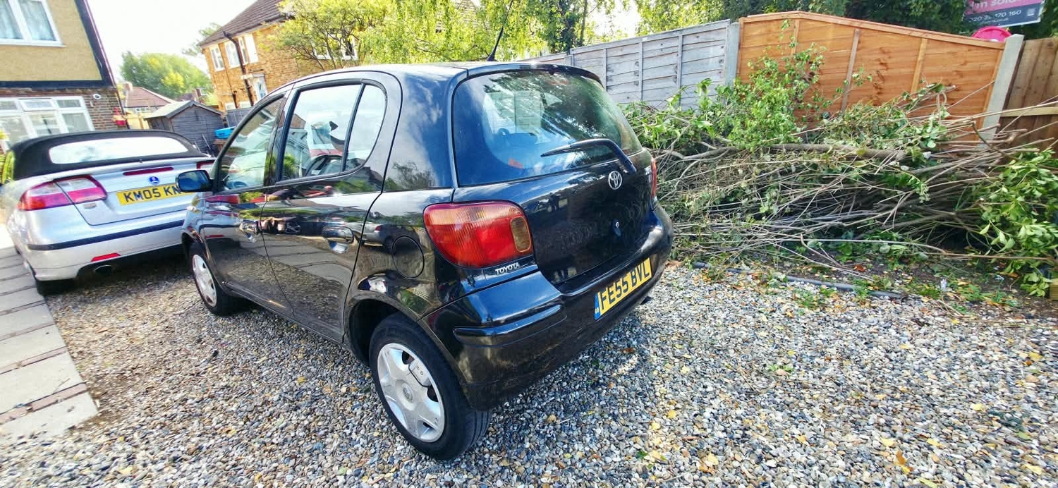 Toyota Yaris 2005 - Cars