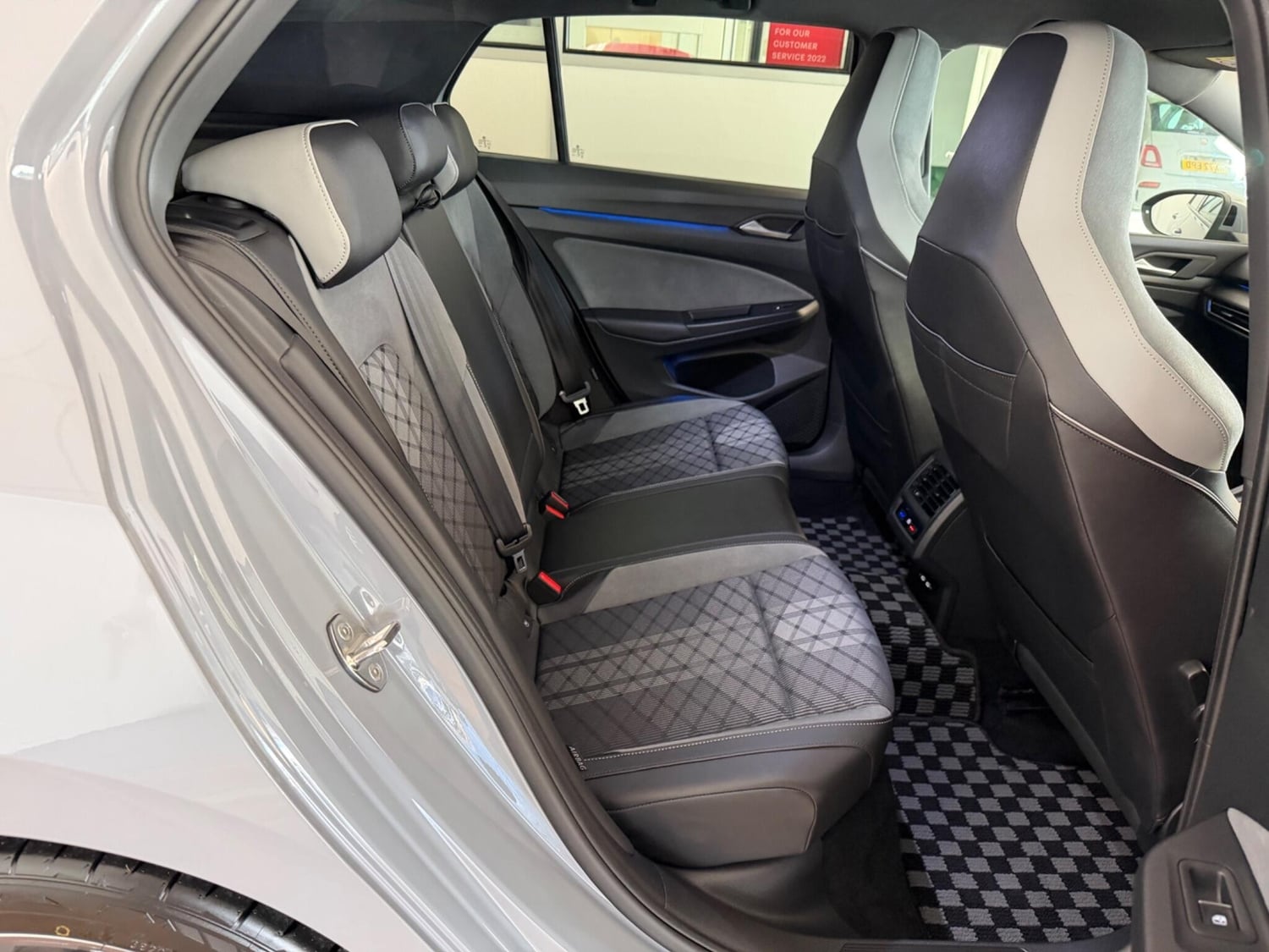 Volkswagen Golf 2021 - Cars