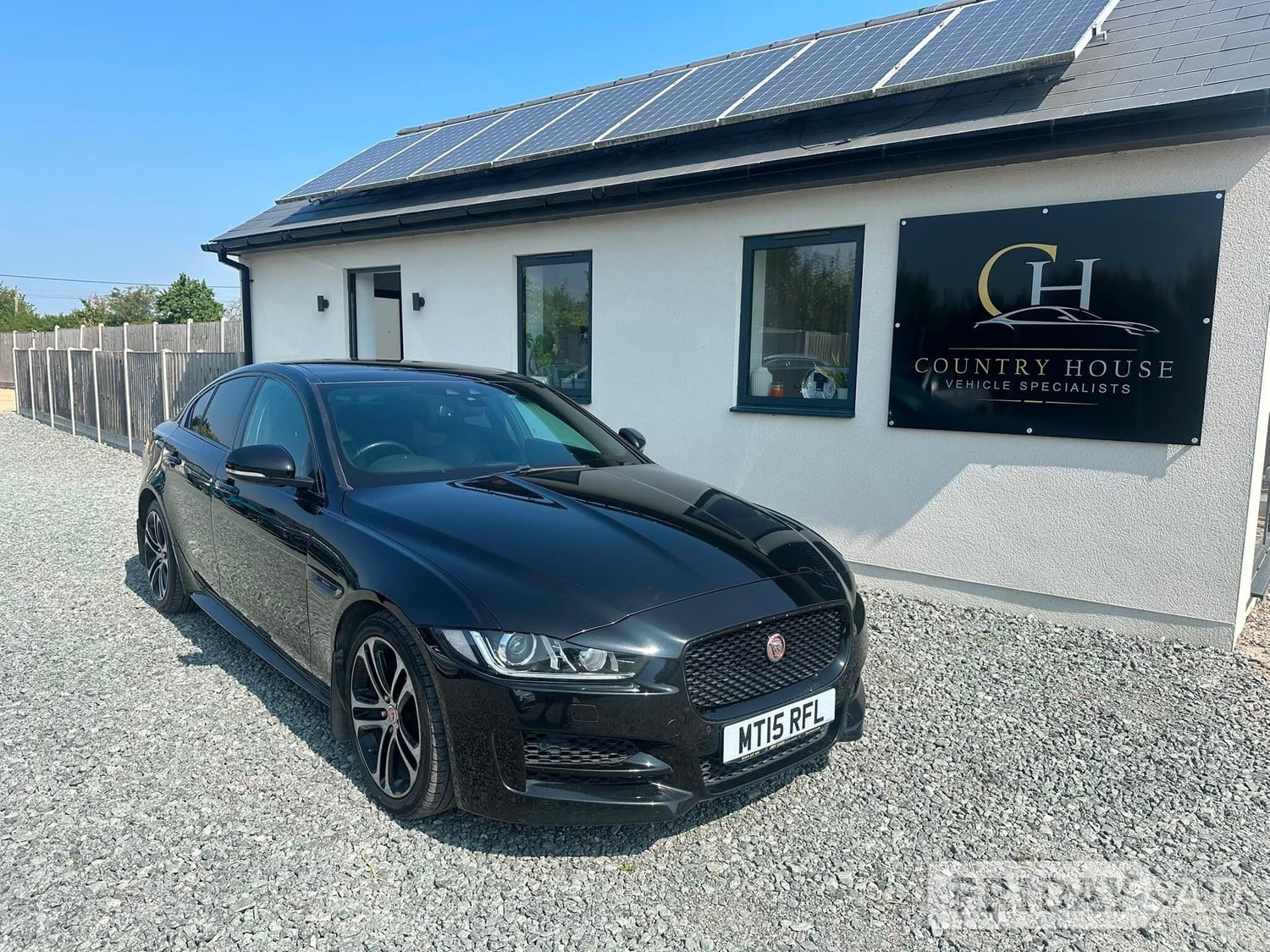 [ berth ]Jaguar XE