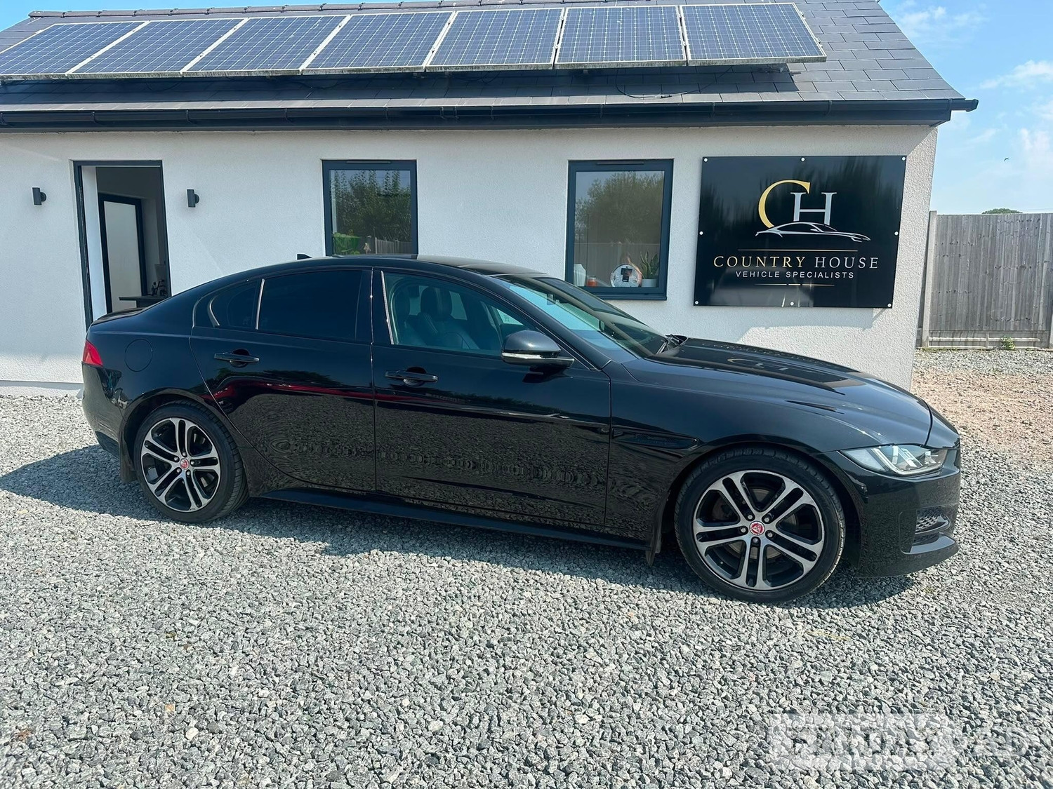 Jaguar XE 2015 - Cars