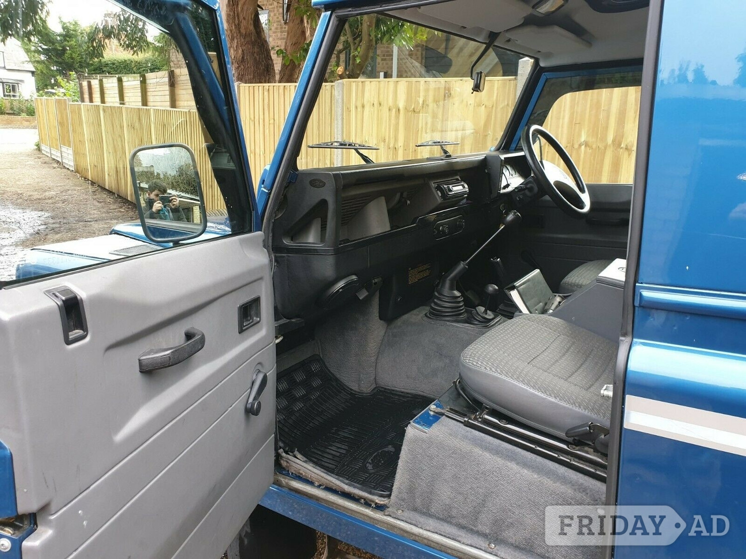 Land Rover Defender 90 1997 - Cars