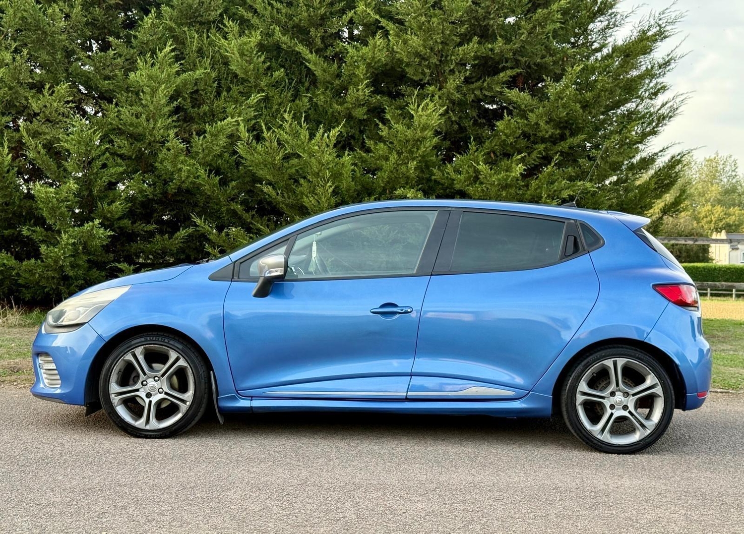 [ berth ]Renault Clio