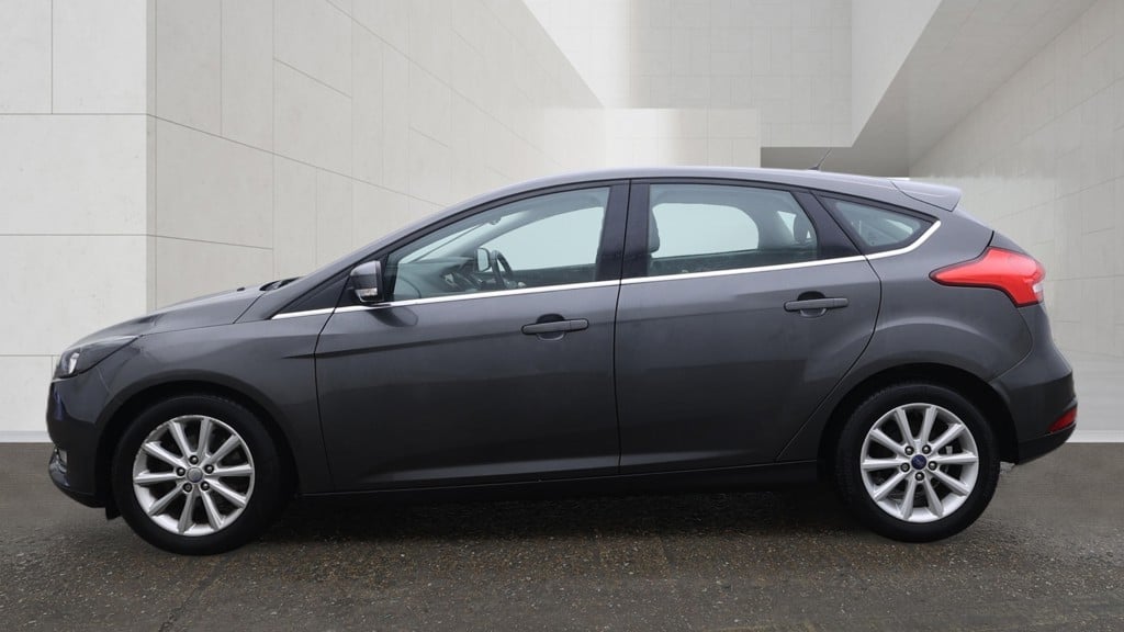 [ berth ]Ford Focus