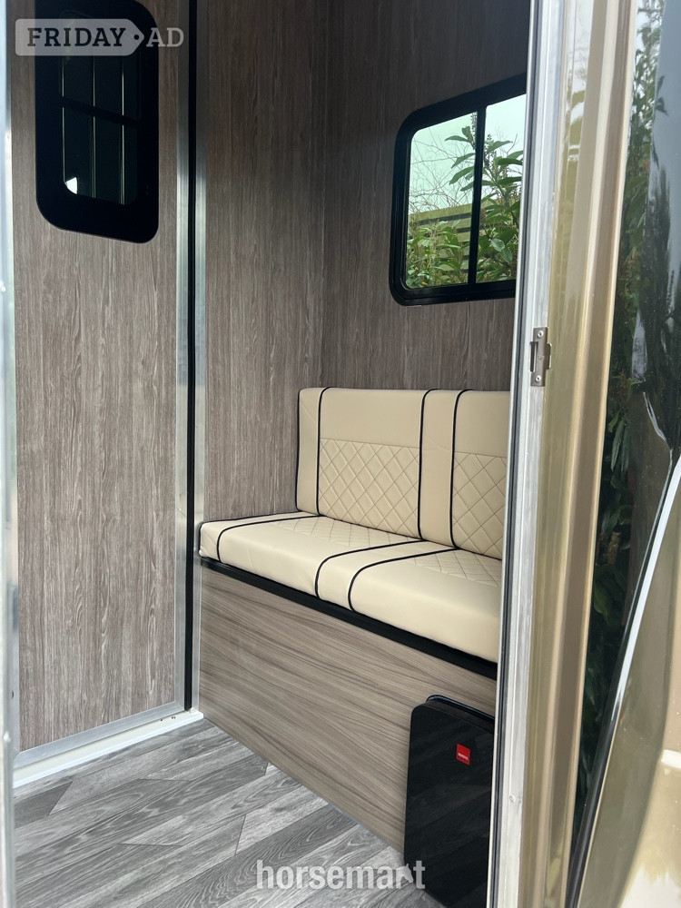 Foxy Finesse Stallion Citroen Horsebox - Trailers & Horseboxes