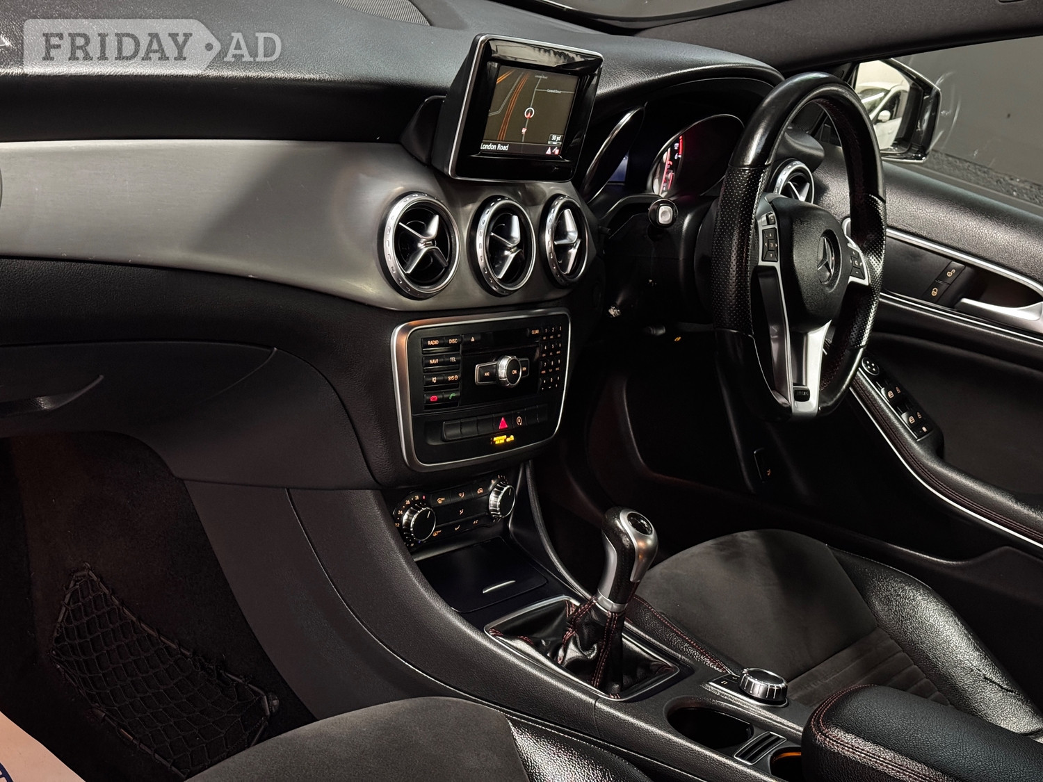 [ berth ]Mercedes-Benz GLA