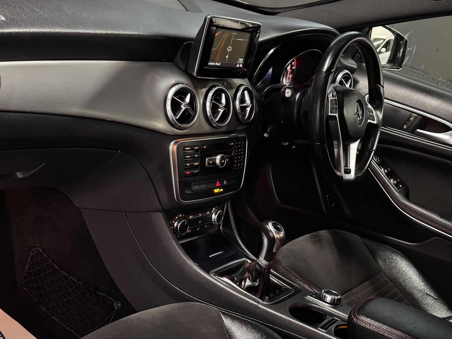 [ berth ]Mercedes-Benz GLA