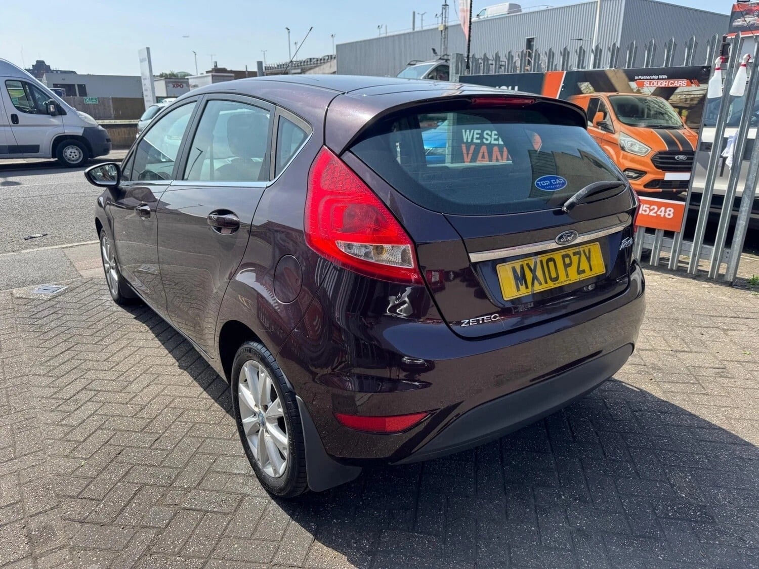 [ berth ]Ford Fiesta