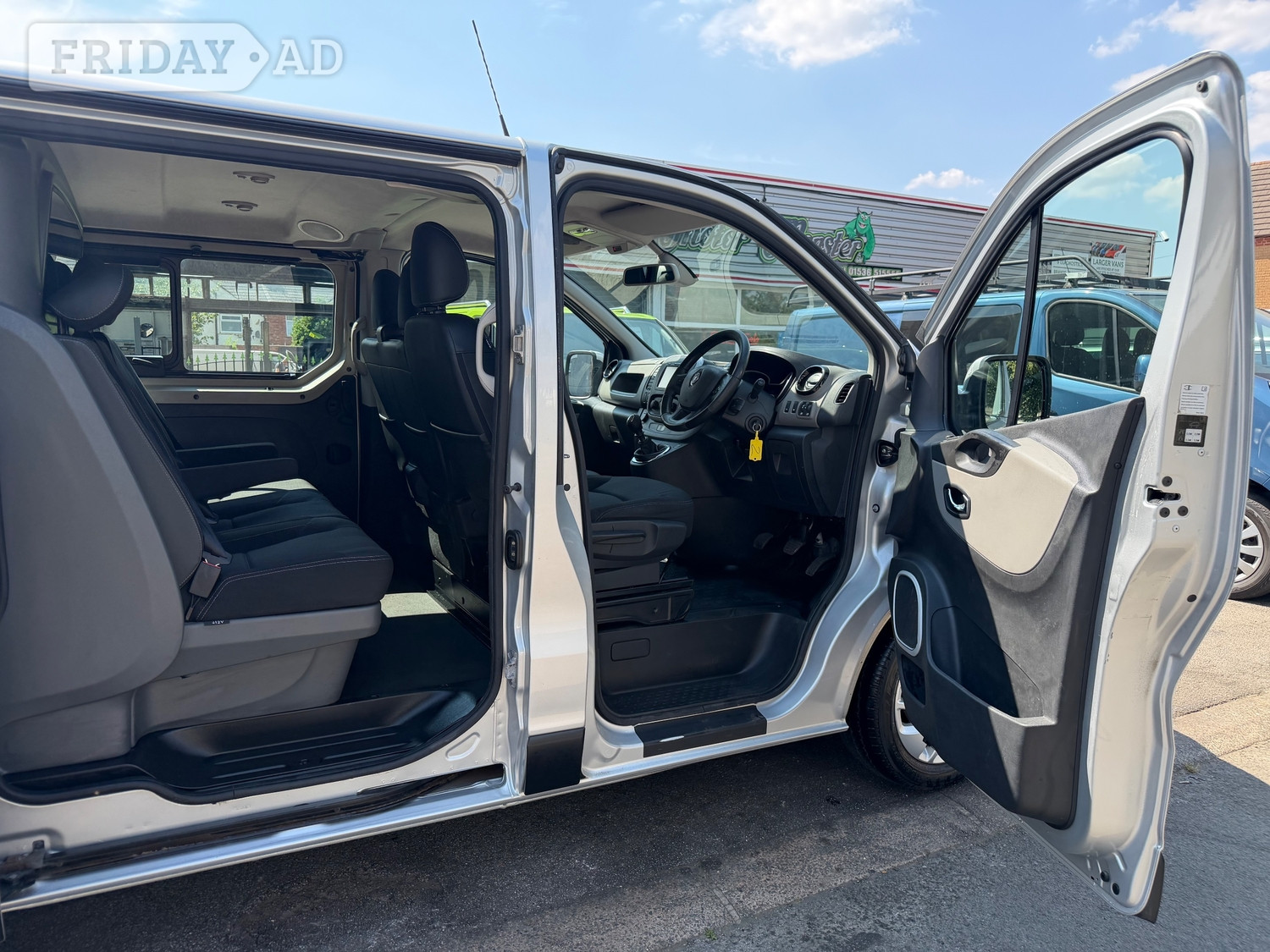 [ berth ]Renault Trafic
