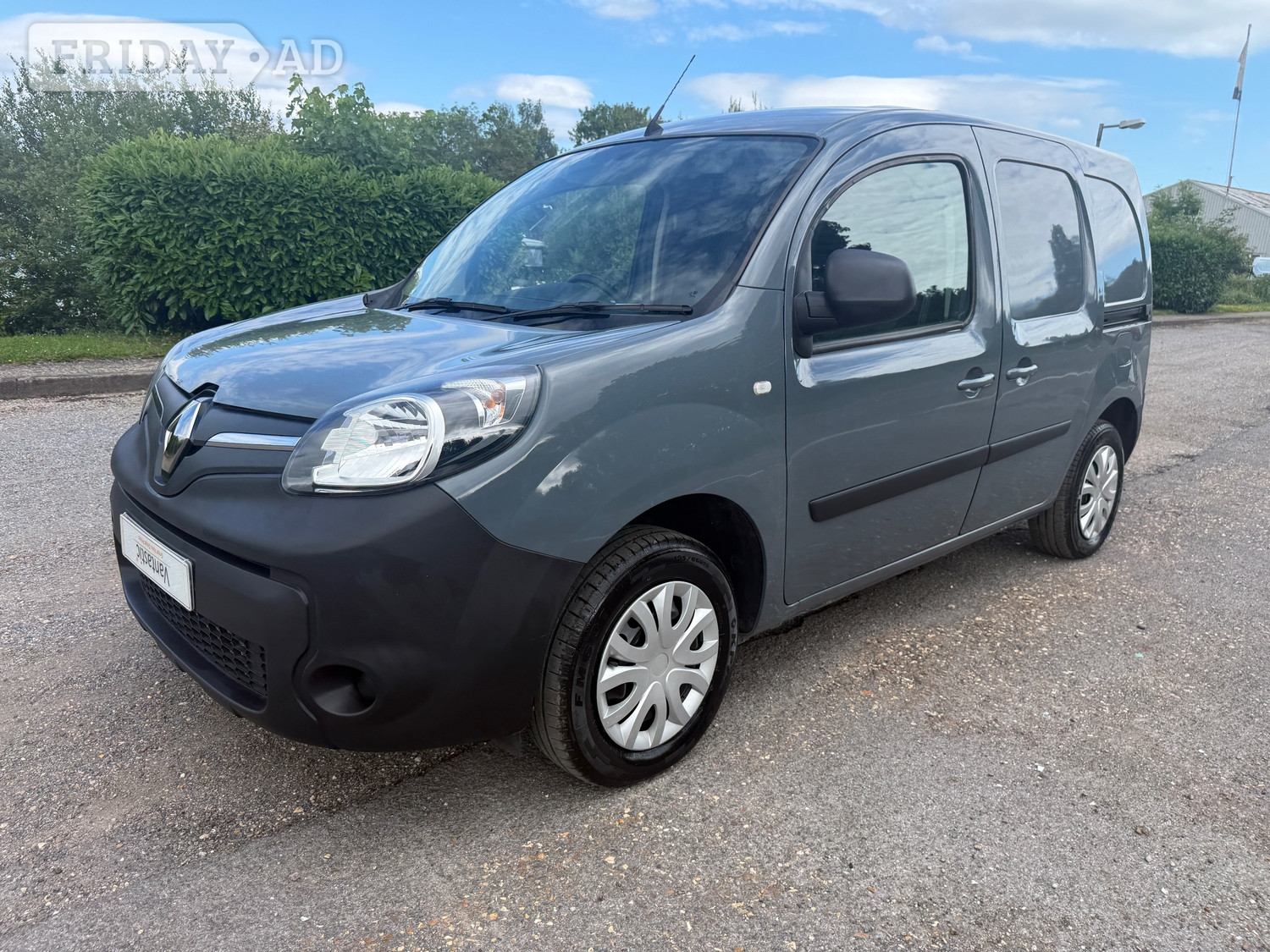 Renault Kangoo 2020 in Chertsey