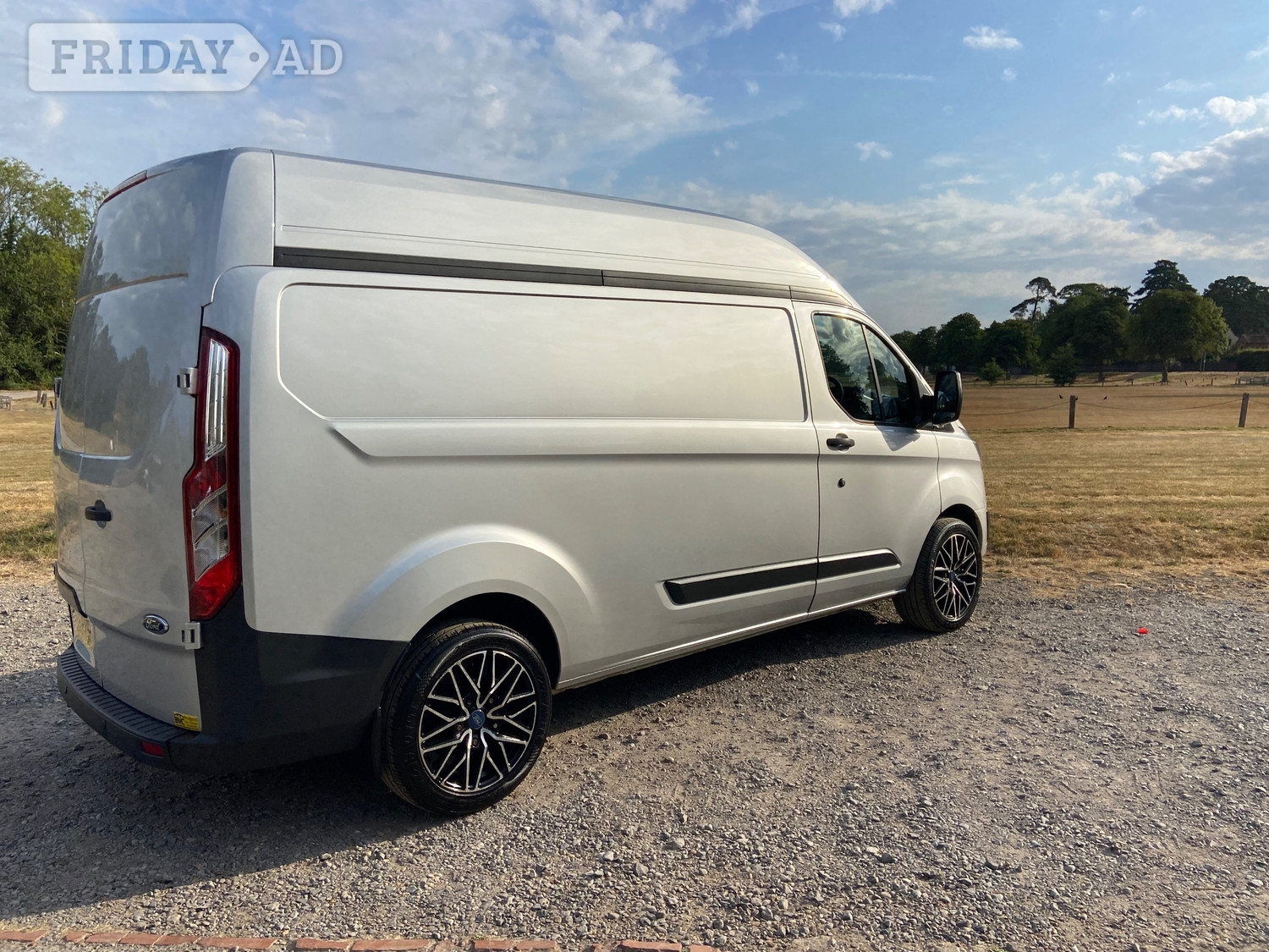 [ berth ]Ford Transit Custom