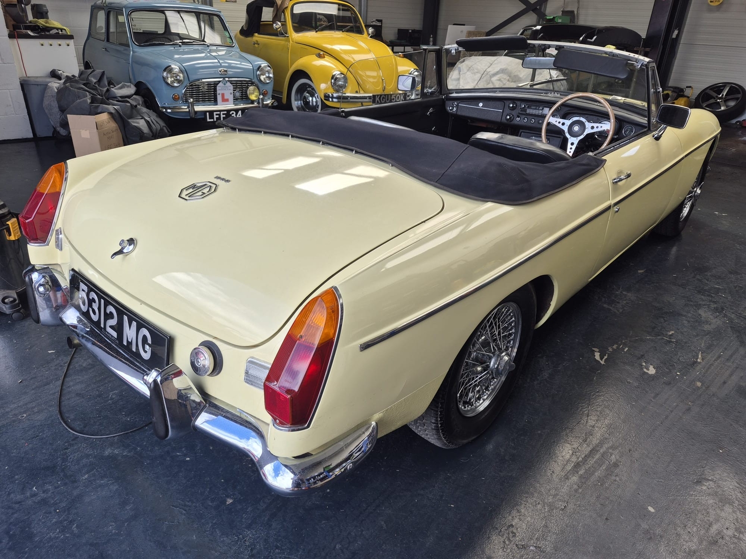 [ berth ]MG MGB Roadster