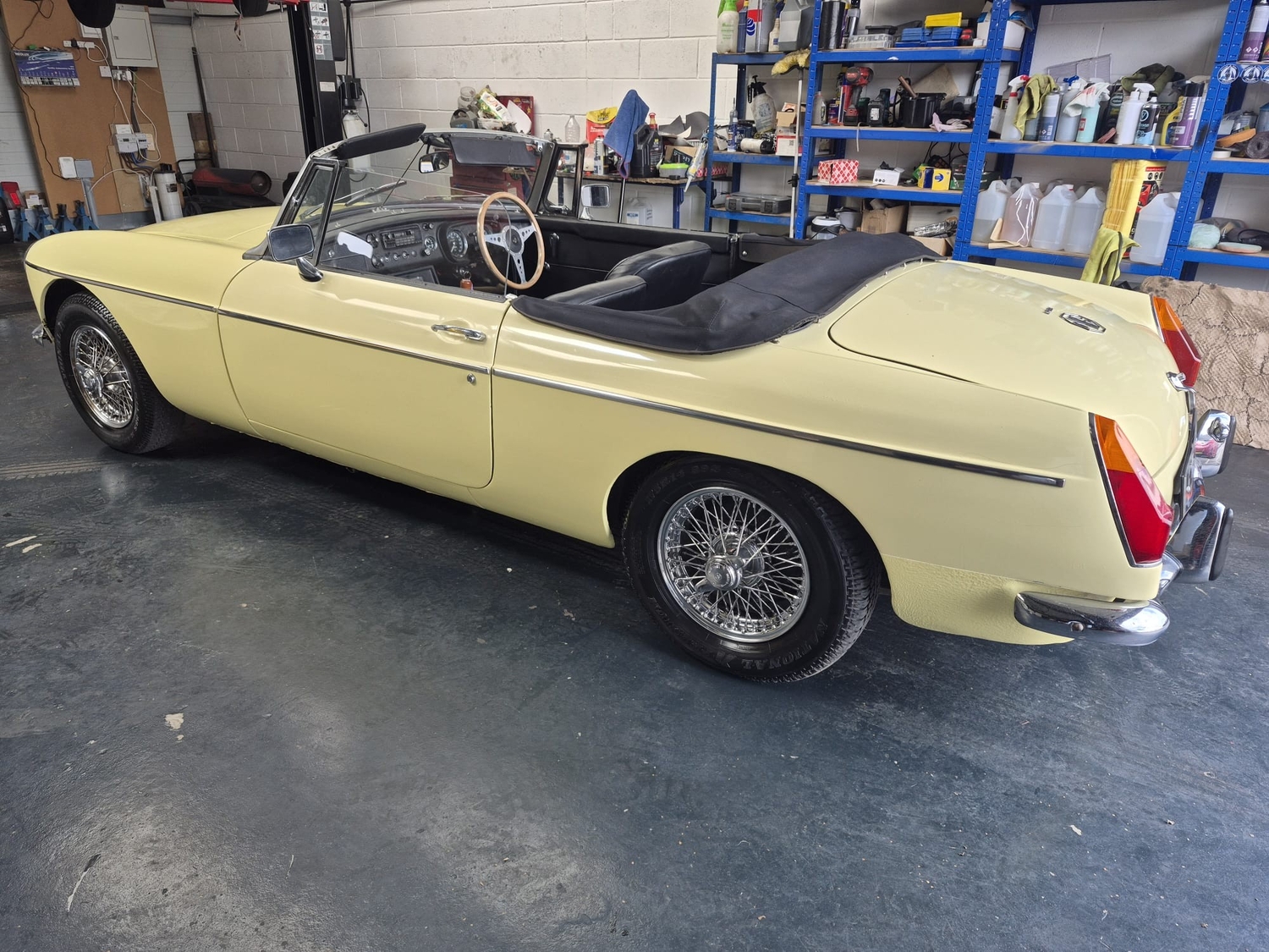 MG MGB Roadster 1971 - Cars