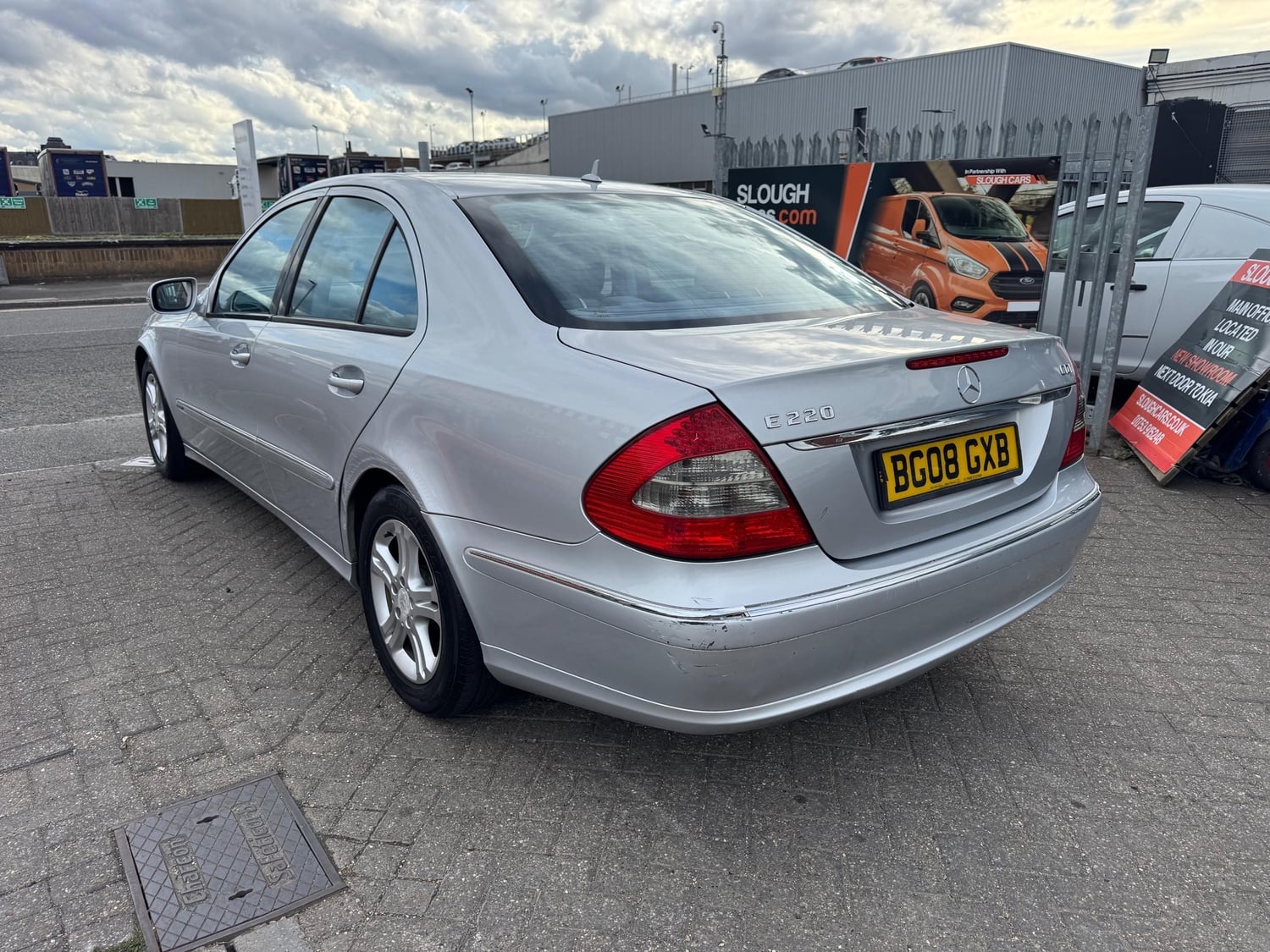[ berth ]Mercedes-Benz E Class