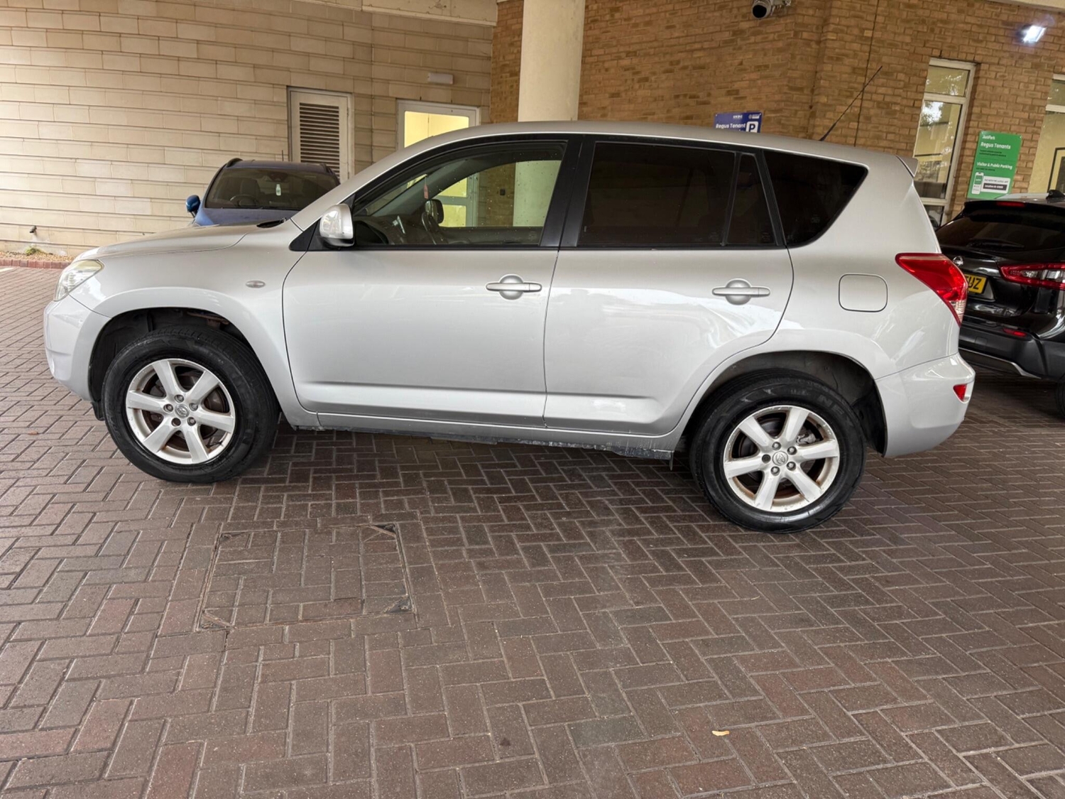 Toyota RAV4 2008 - Cars