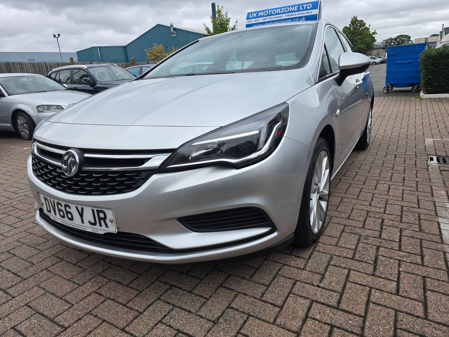 [ berth ]Vauxhall Astra