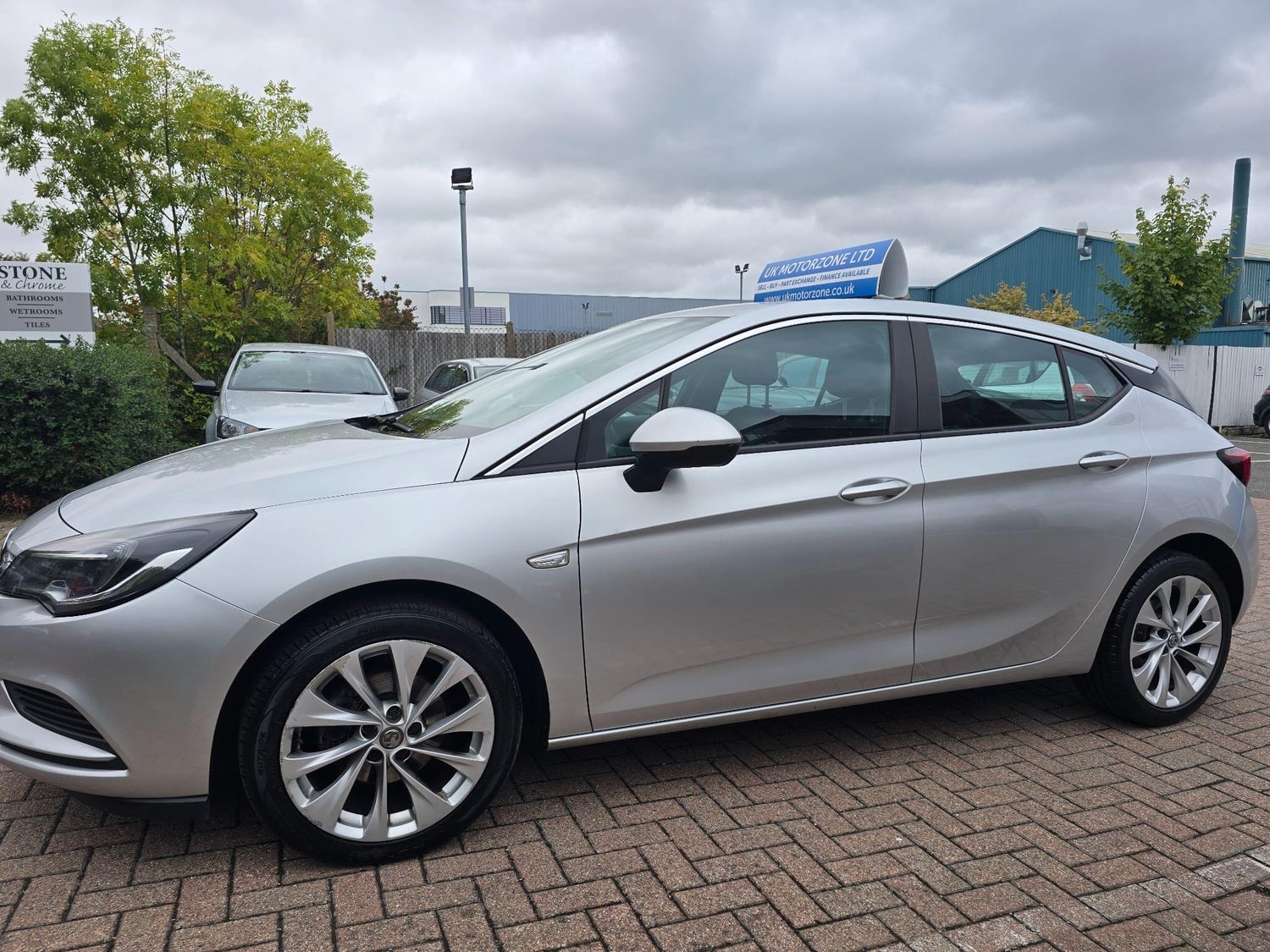 Vauxhall Astra 2016 - Cars in Camberley