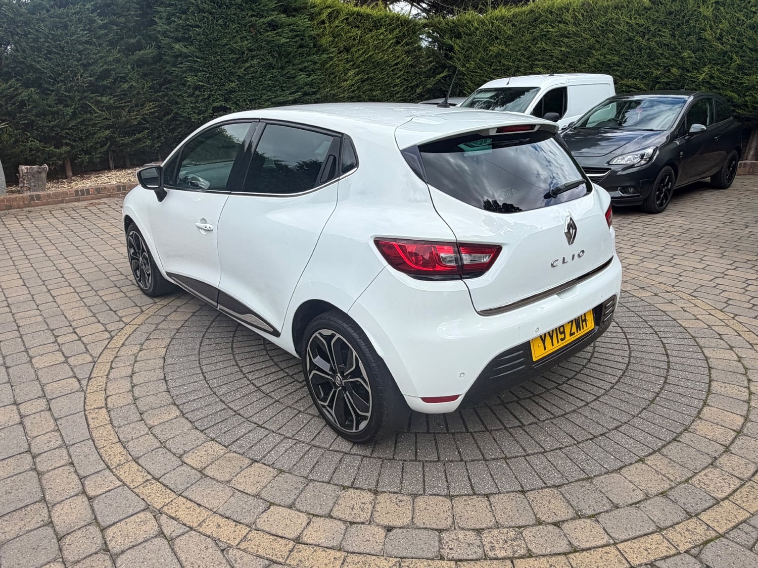 [ berth ]Renault Clio
