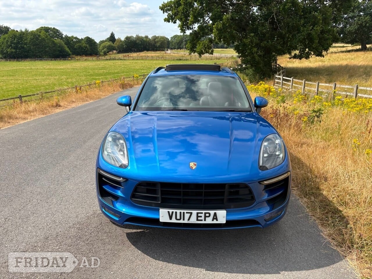 [ berth ]Porsche Macan