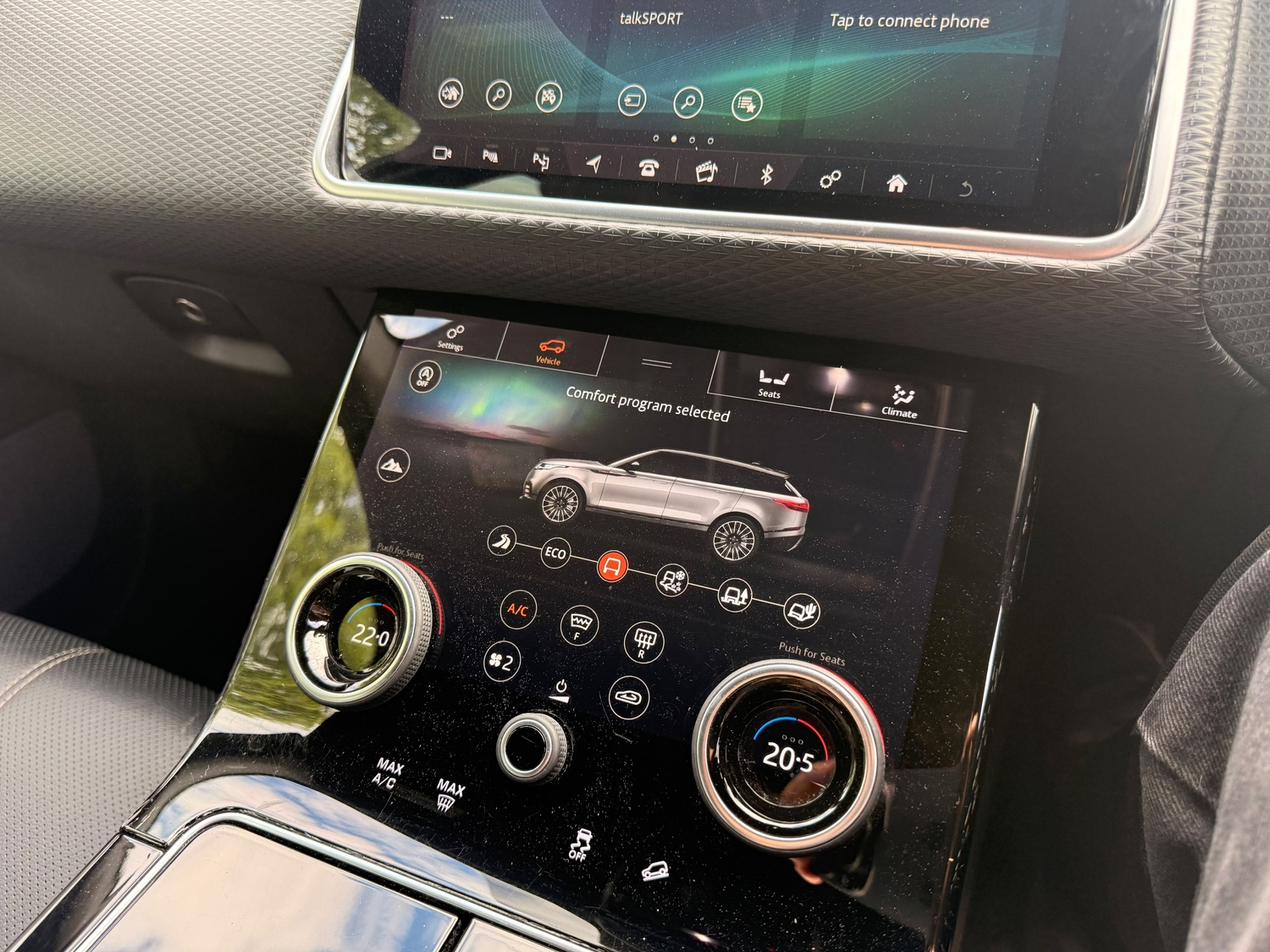 [ berth ]Land Rover Range Rover Velar