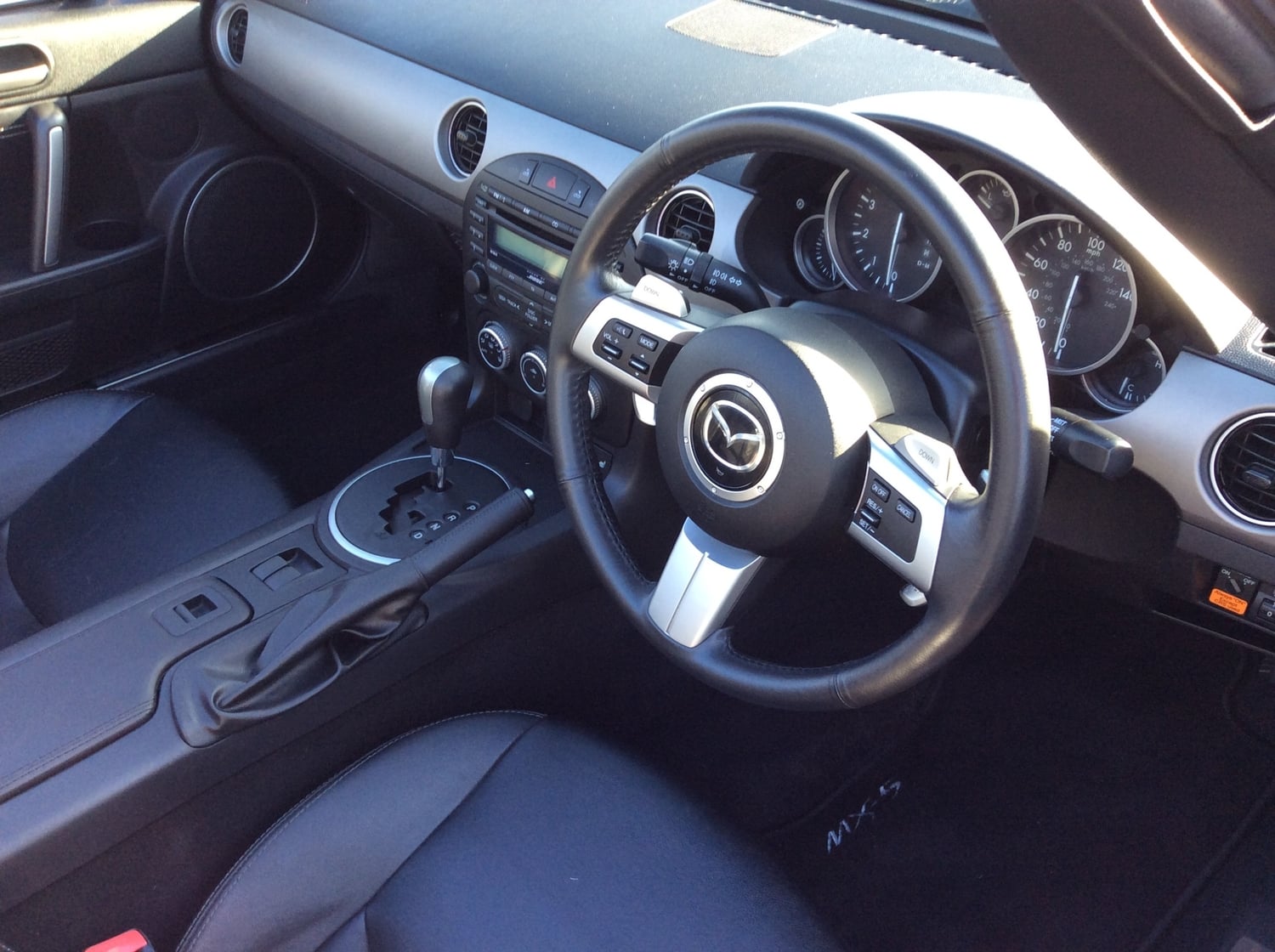 Mazda MX-5 2011 - Cars