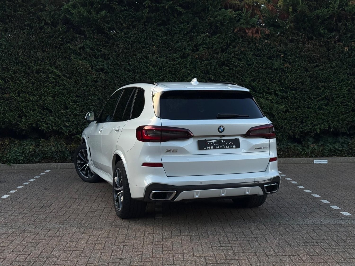 BMW X5 Leatherhead