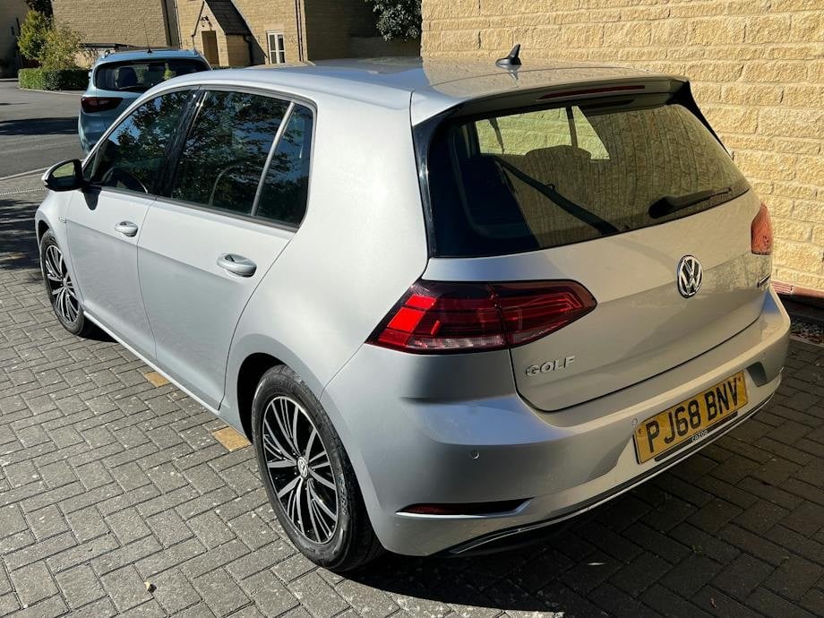 Volkswagen Golf 2018 - Cars in Storrington