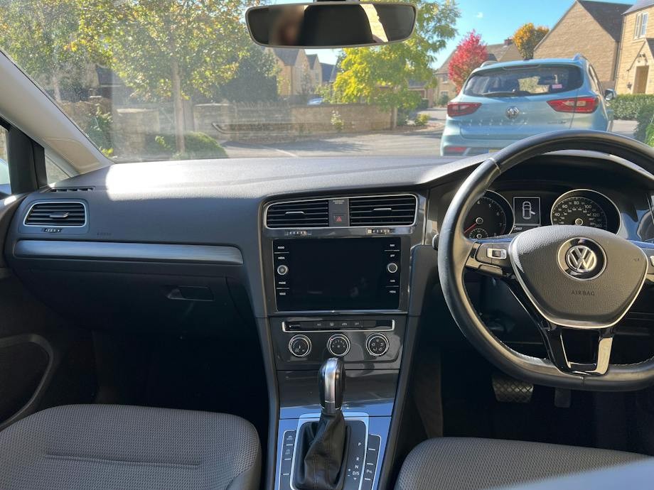Volkswagen Golf 2018 - Cars