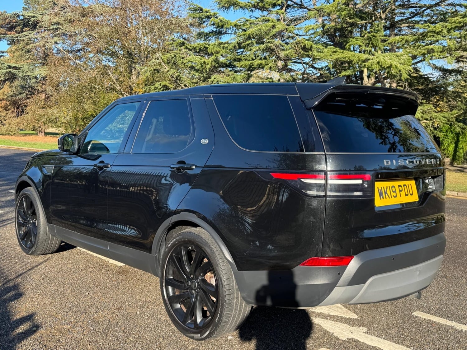 Land Rover Discovery 2019 - Cars