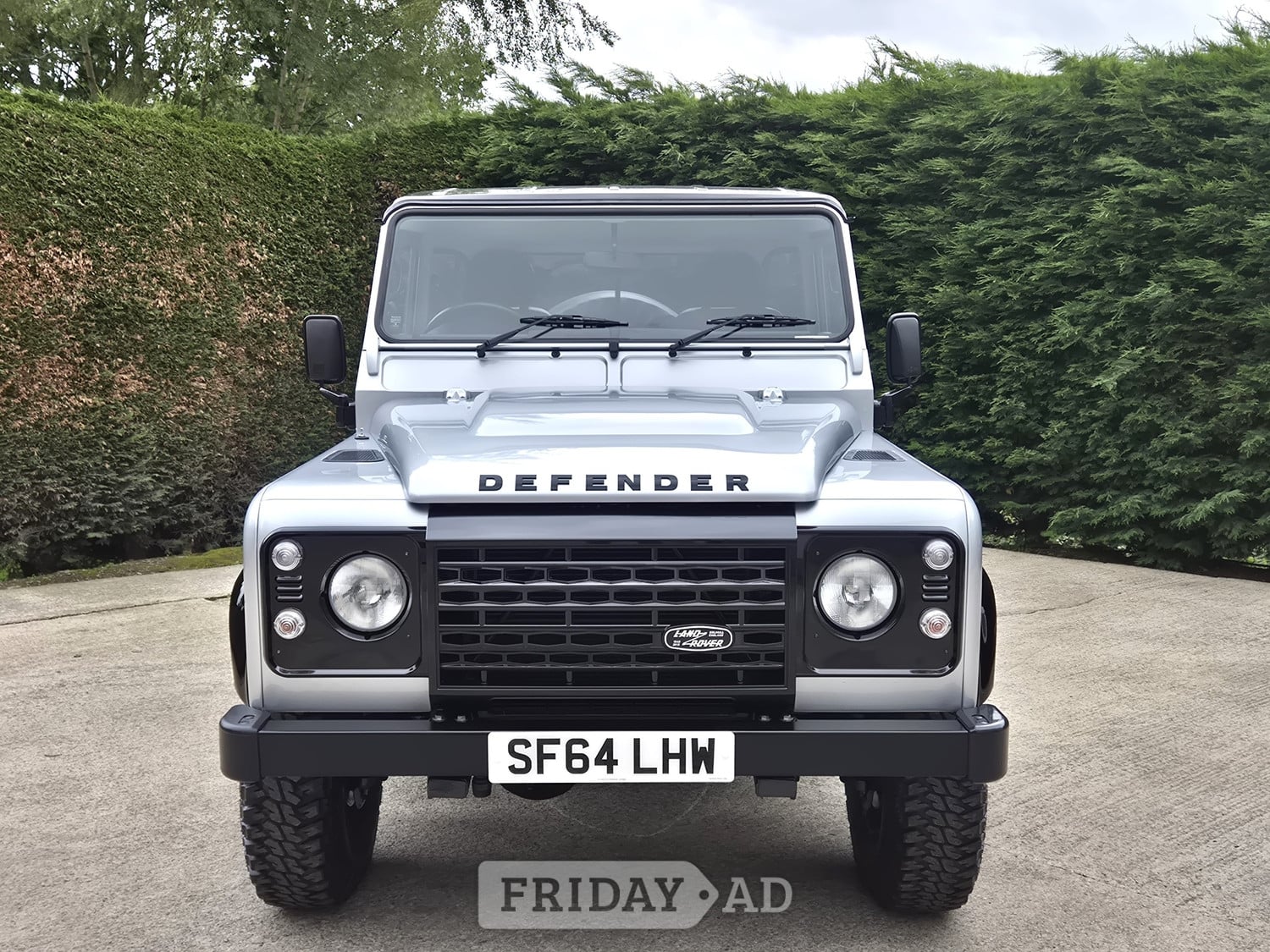 [ berth ]Land Rover Defender 90