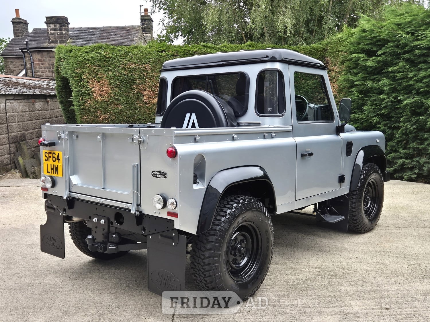Land Rover Defender 90 2015 - Cars