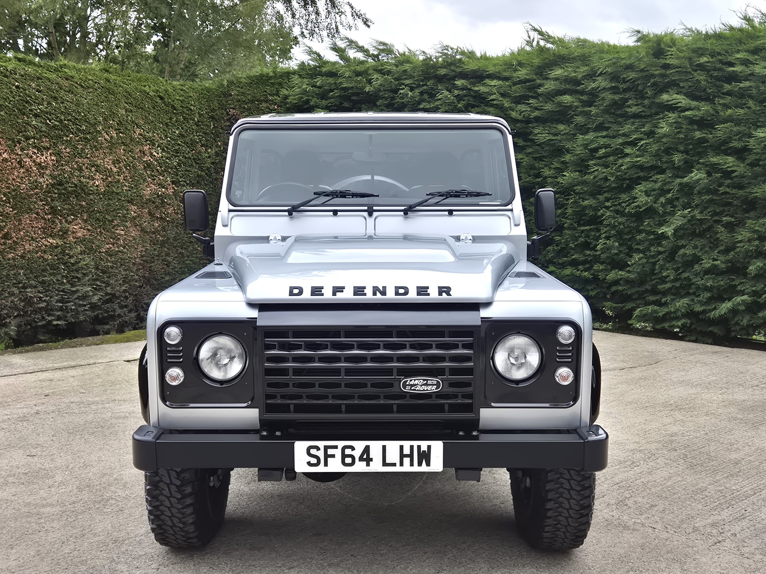 [ berth ]Land Rover Defender 90