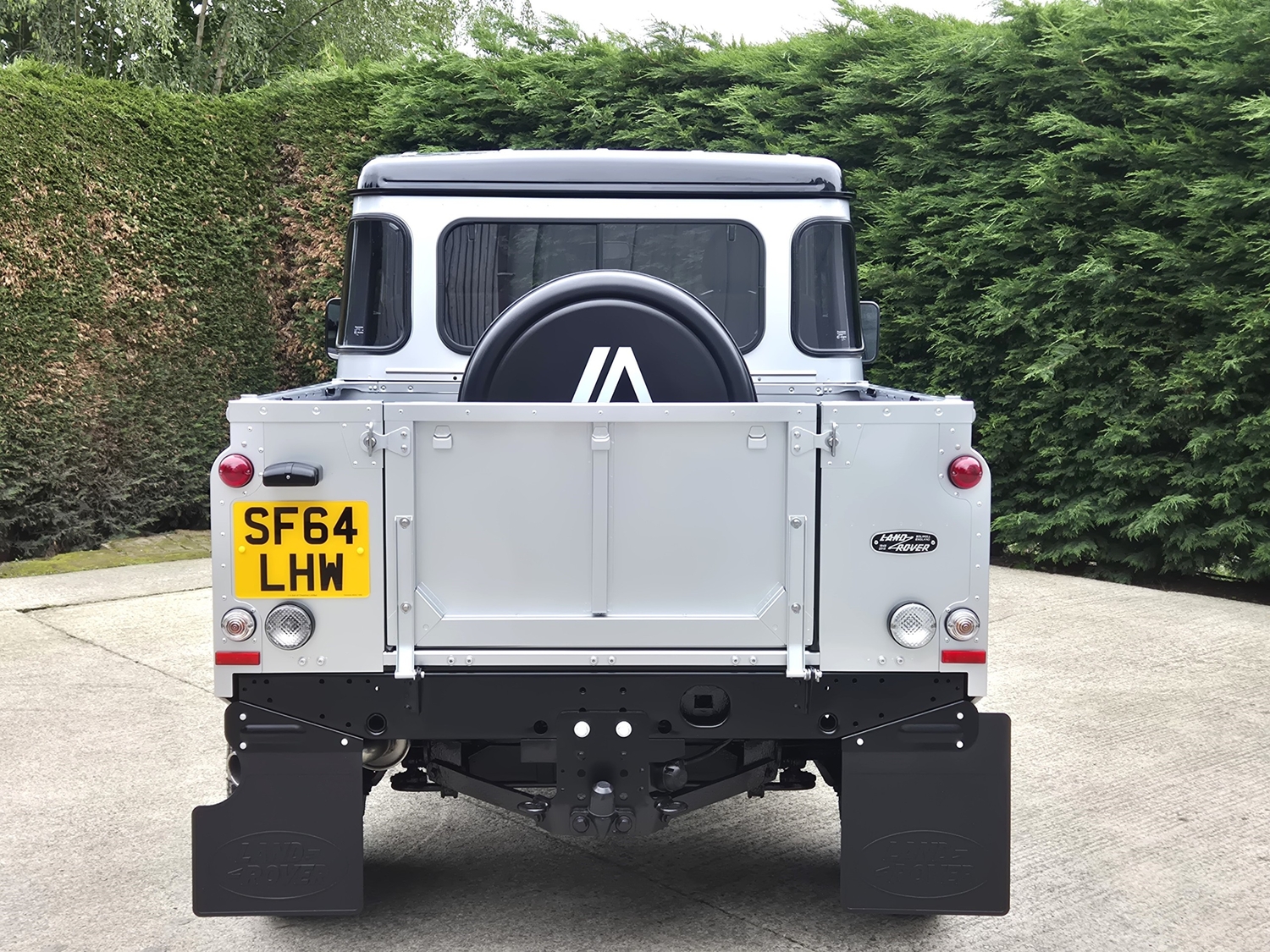 Land Rover Defender 90 2015 - Cars in Congleton